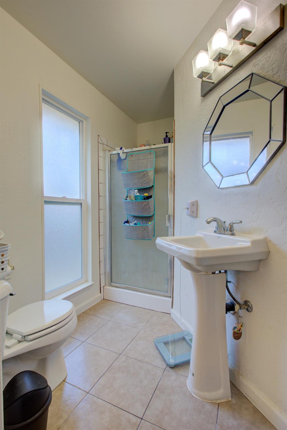 Detail Gallery Image 19 of 29 For 1425 Virlee Dr, Modesto,  CA 95355 - 3 Beds | 2 Baths