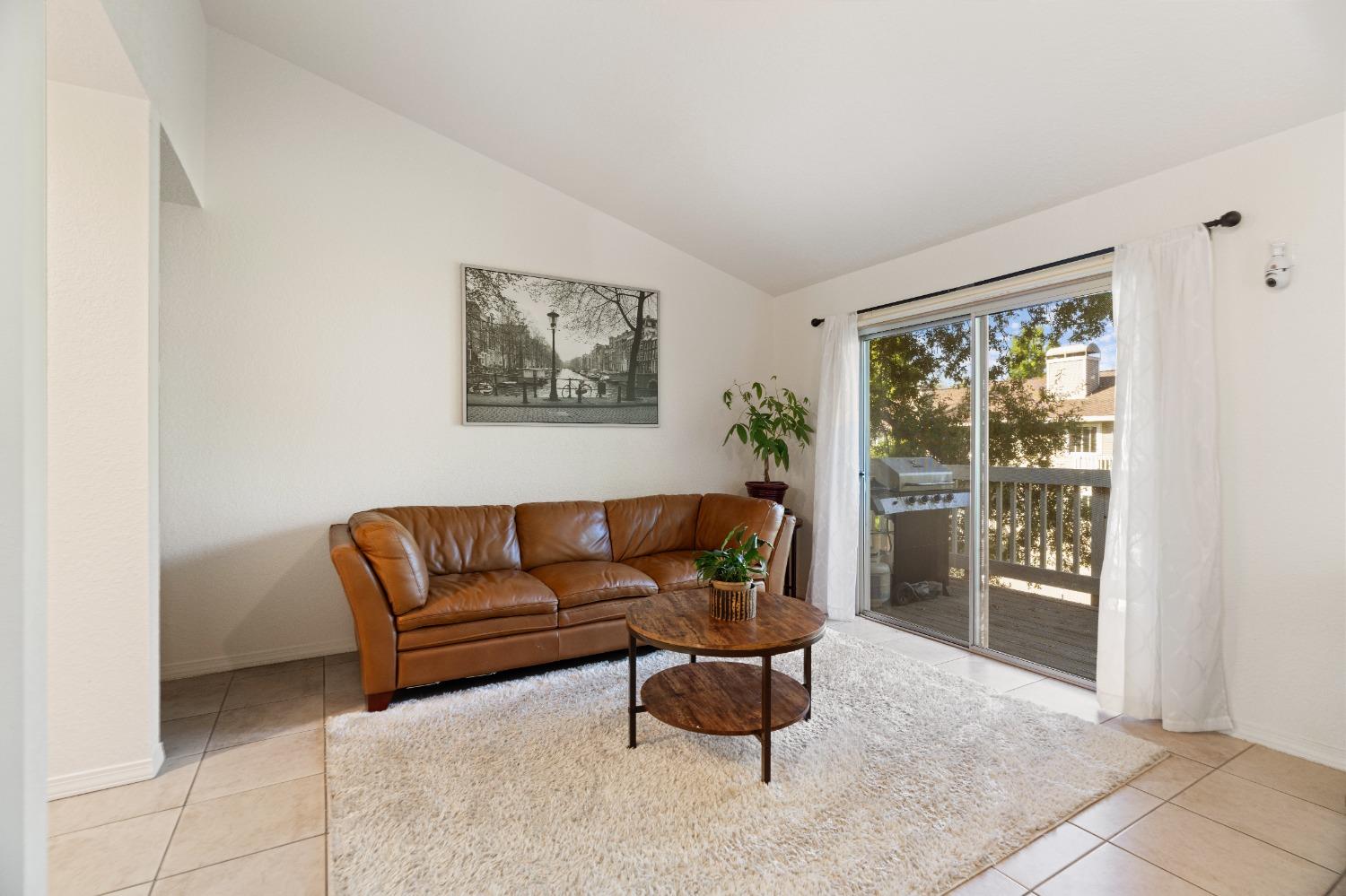 Detail Gallery Image 14 of 33 For 208 Live Oak Cir #42,  Roseville,  CA 95678 - 2 Beds | 1/1 Baths