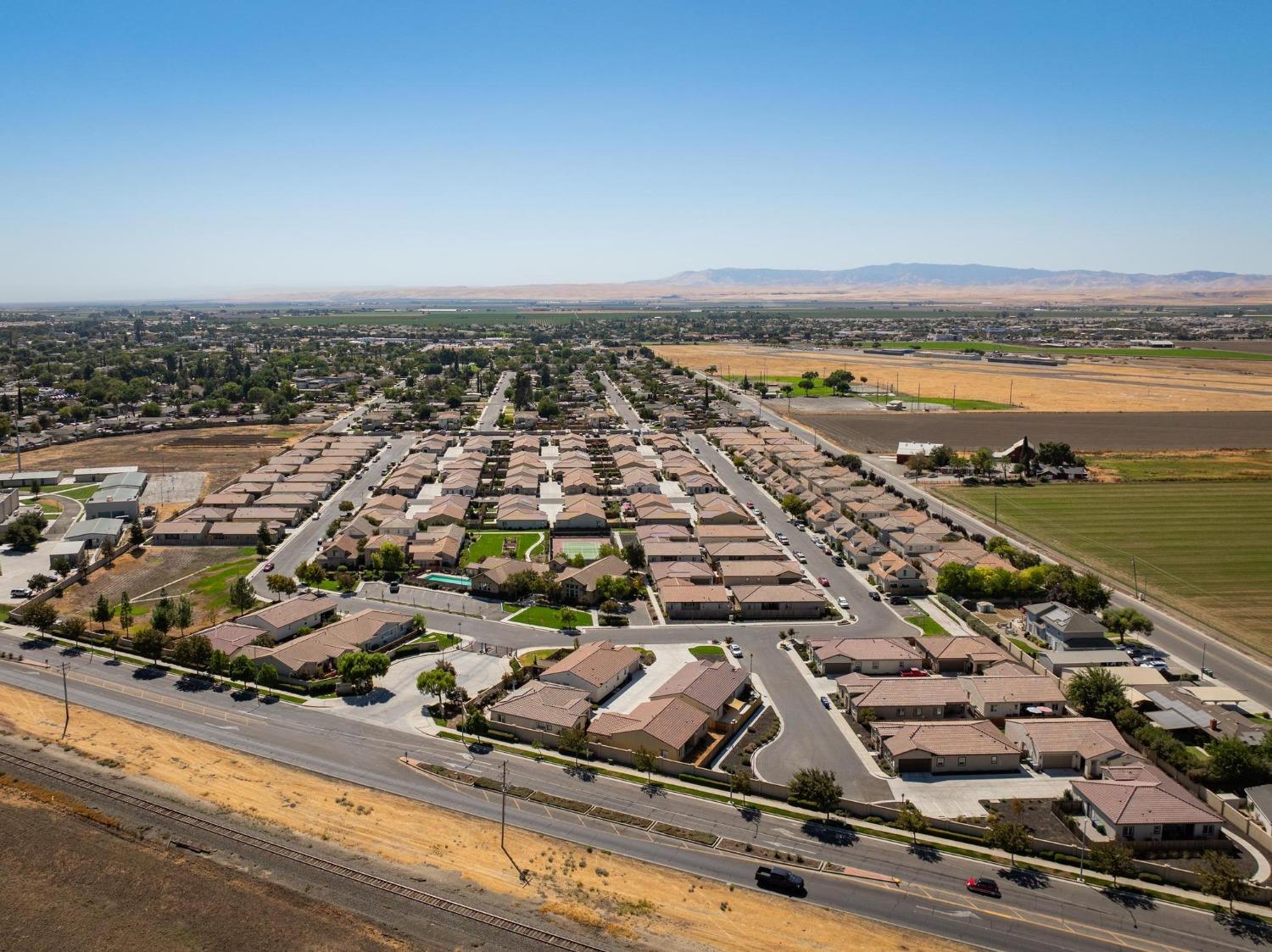 Detail Gallery Image 42 of 42 For 826 Grace Dr, Los Banos,  CA 93635 - 3 Beds | 2 Baths