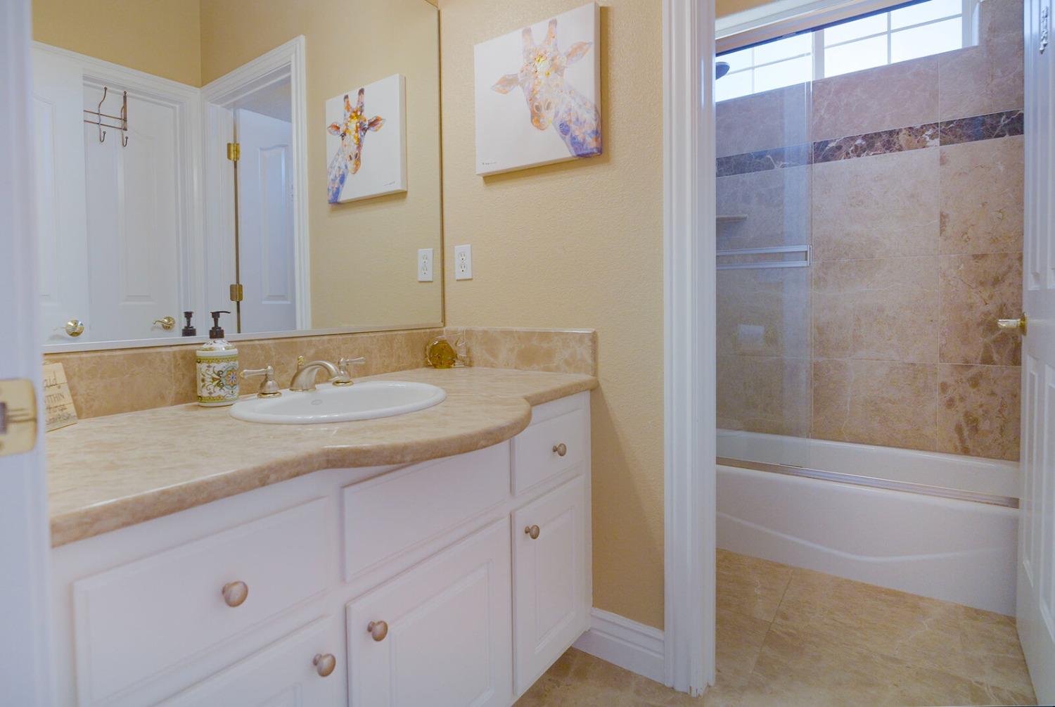 Detail Gallery Image 52 of 72 For 100 Englehart Dr, Folsom,  CA 95630 - 5 Beds | 4/1 Baths