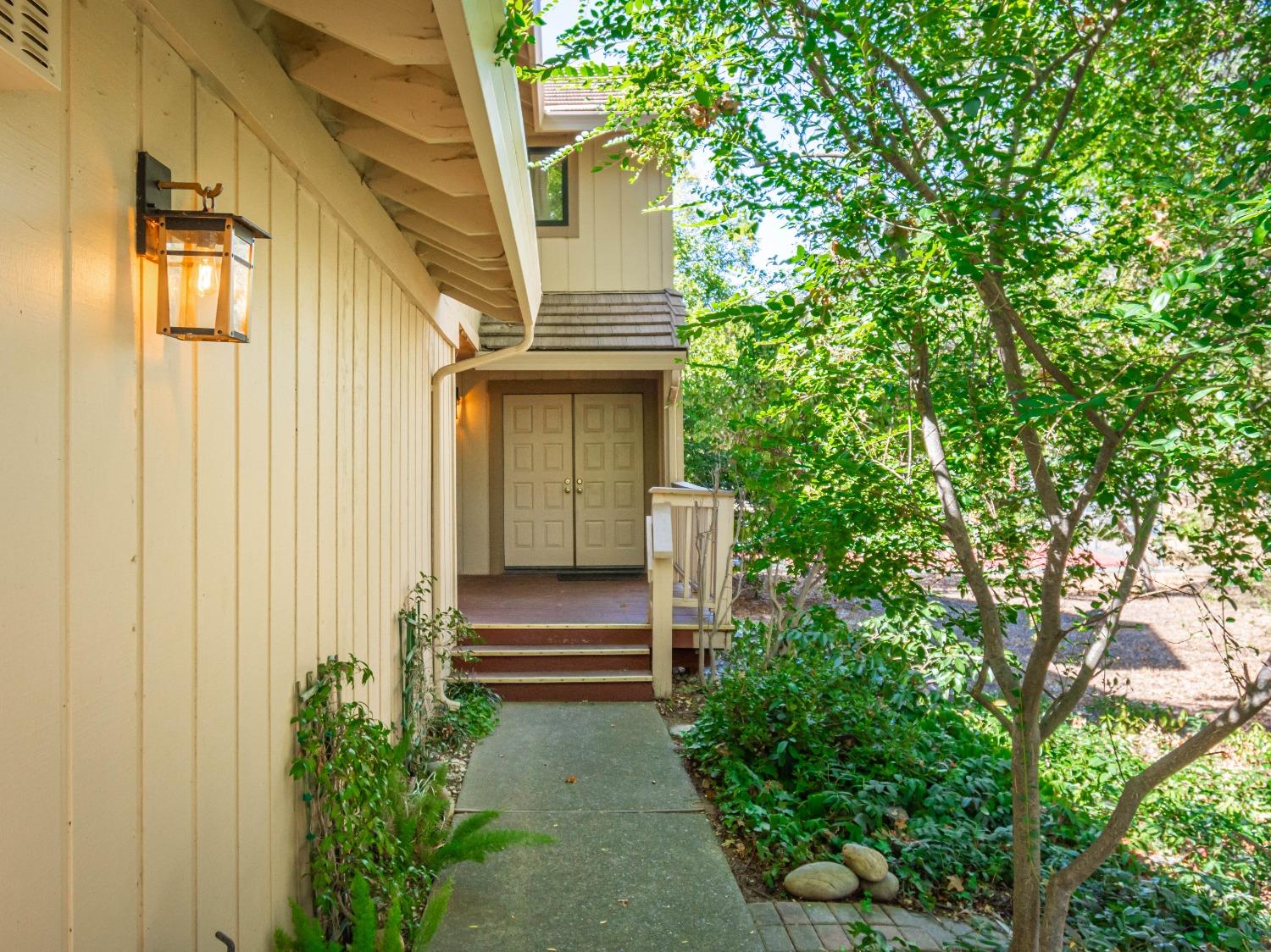 Detail Gallery Image 2 of 61 For 7443 Heritage Meadow Pl, Citrus Heights,  CA 95610 - 3 Beds | 2/1 Baths