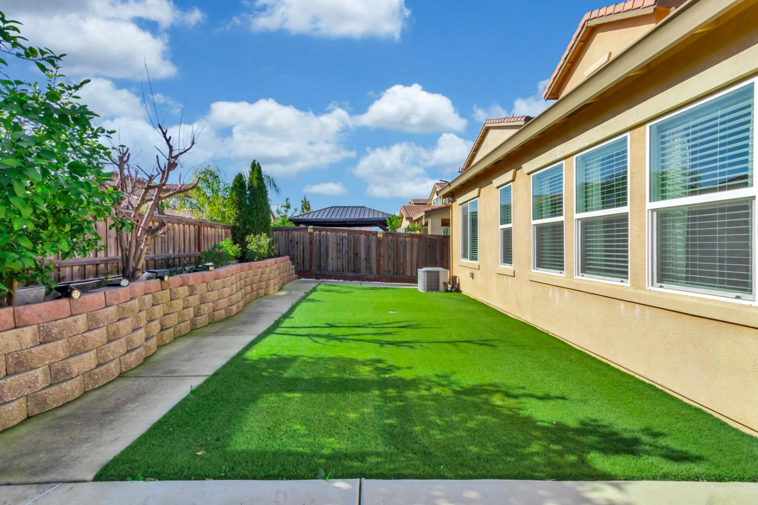 Detail Gallery Image 61 of 66 For 8340 La Cruz Way, Elk Grove,  CA 95757 - 5 Beds | 4/1 Baths