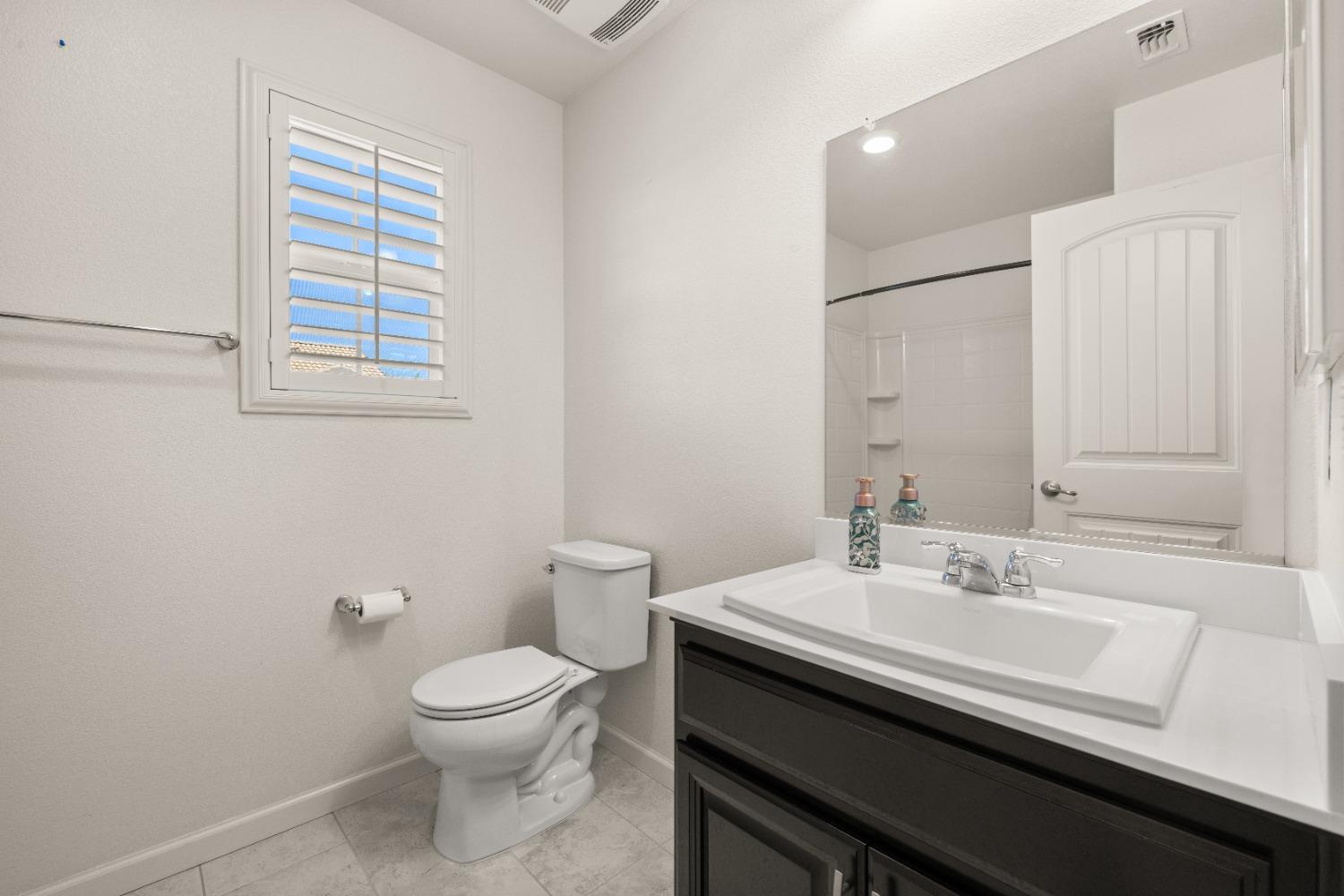 Detail Gallery Image 24 of 47 For 2 Suncatcher Pl, Sacramento,  CA 95835 - 3 Beds | 2/1 Baths