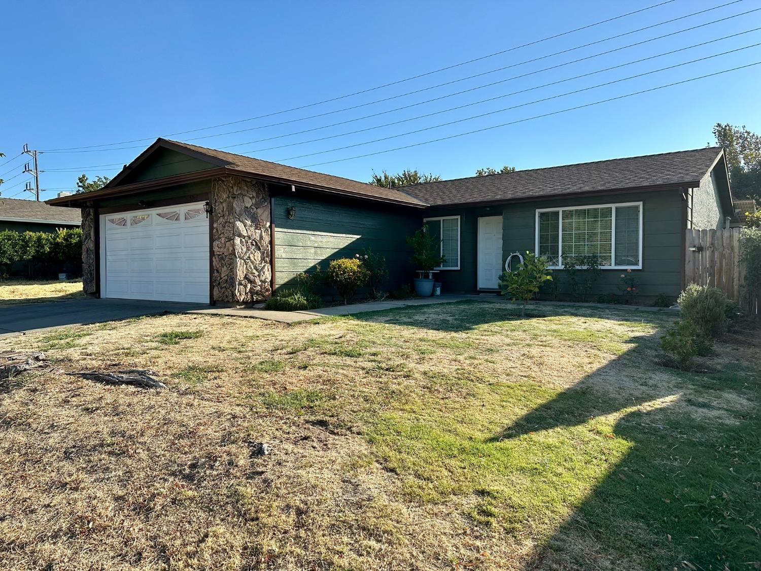 Detail Gallery Image 2 of 21 For 5040 Earlcort Cir, Sacramento,  CA 95842 - 3 Beds | 1 Baths