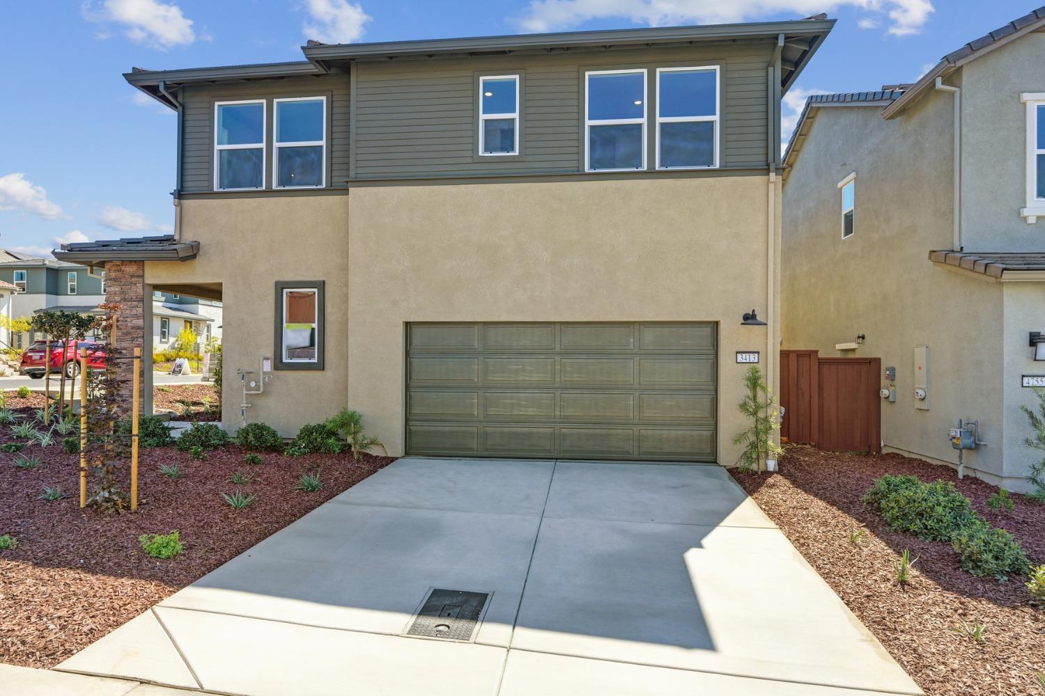 Detail Gallery Image 2 of 31 For 3413 Magnolia Way, Folsom,  CA 95630 - 3 Beds | 2/1 Baths