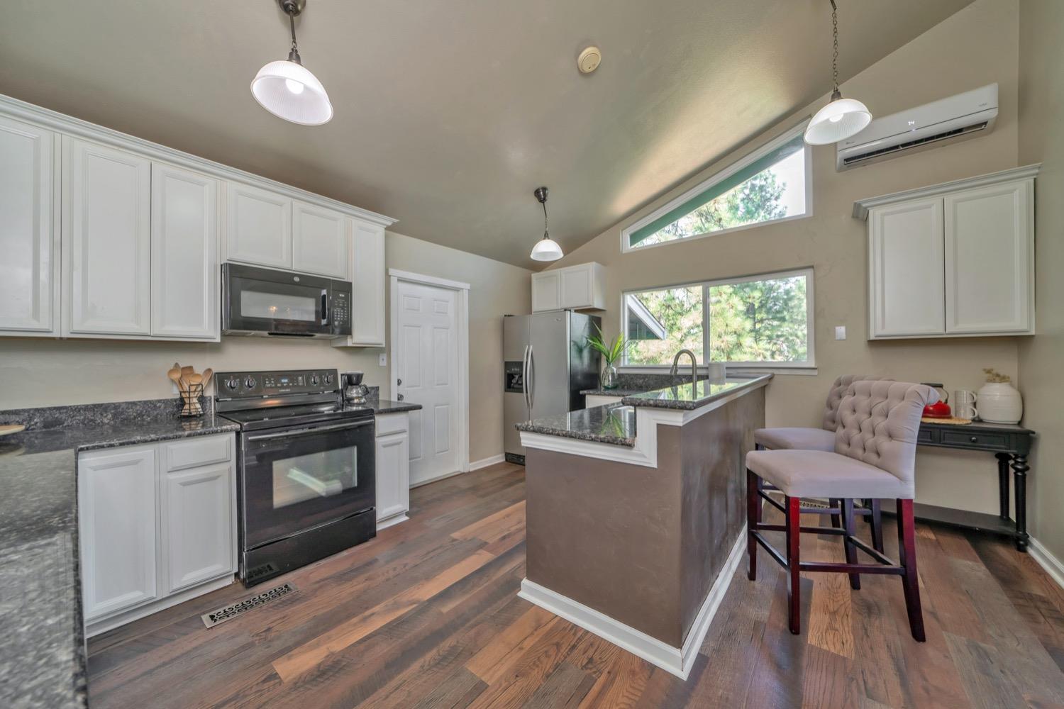 Detail Gallery Image 14 of 52 For 2599 Northridge Dr, Placerville,  CA 95667 - 4 Beds | 2/1 Baths