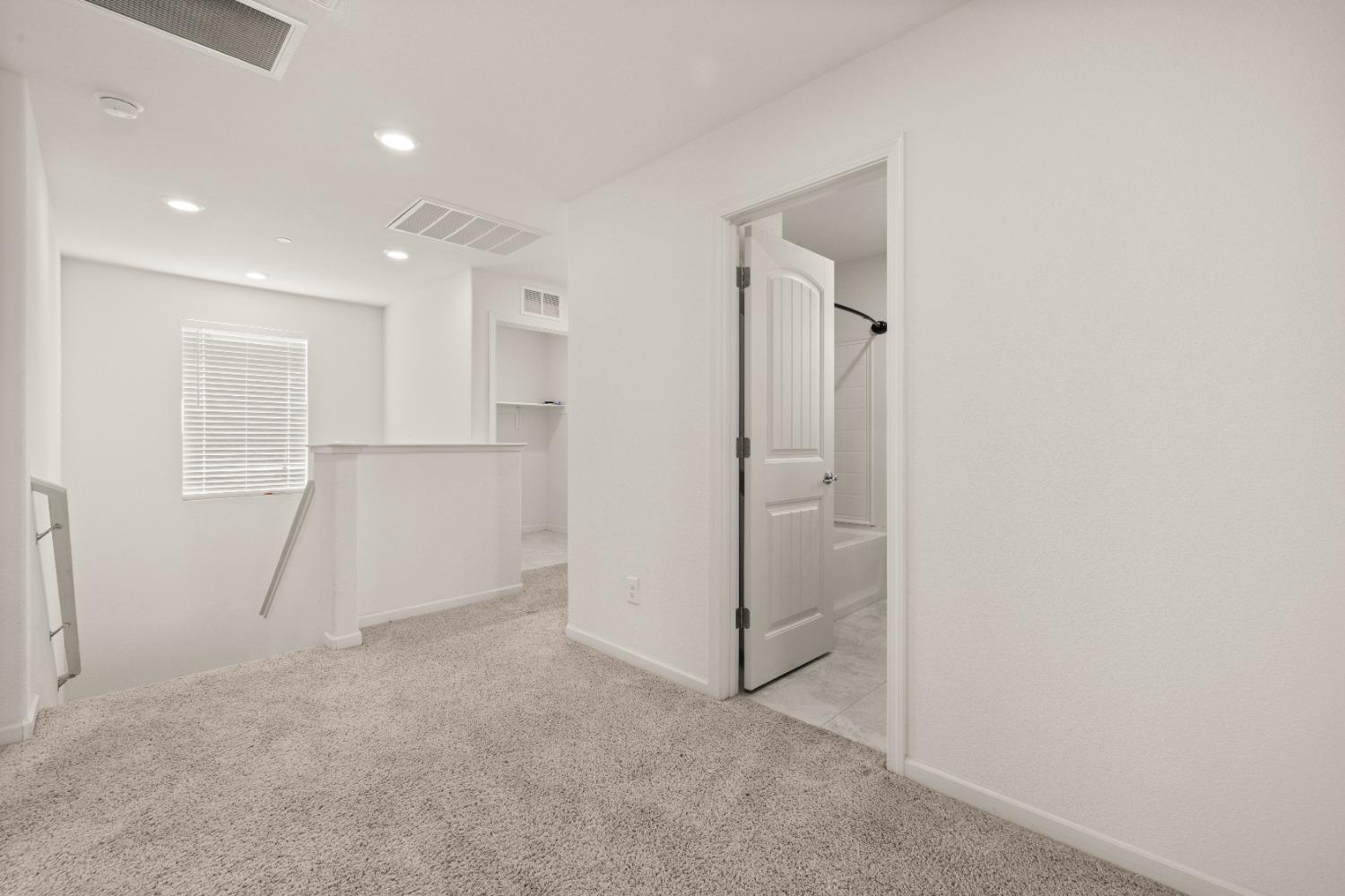 Detail Gallery Image 21 of 47 For 2 Suncatcher Pl, Sacramento,  CA 95835 - 3 Beds | 2/1 Baths