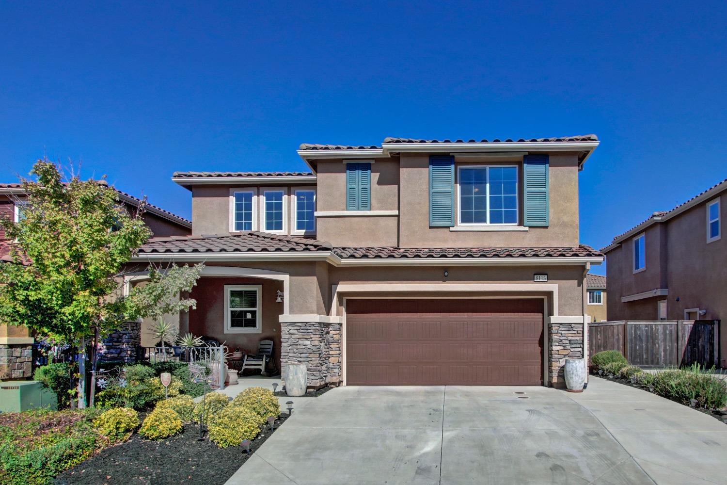 Detail Gallery Image 1 of 1 For 8113 Demui Way, Elk Grove,  CA 95757 - 5 Beds | 2/1 Baths