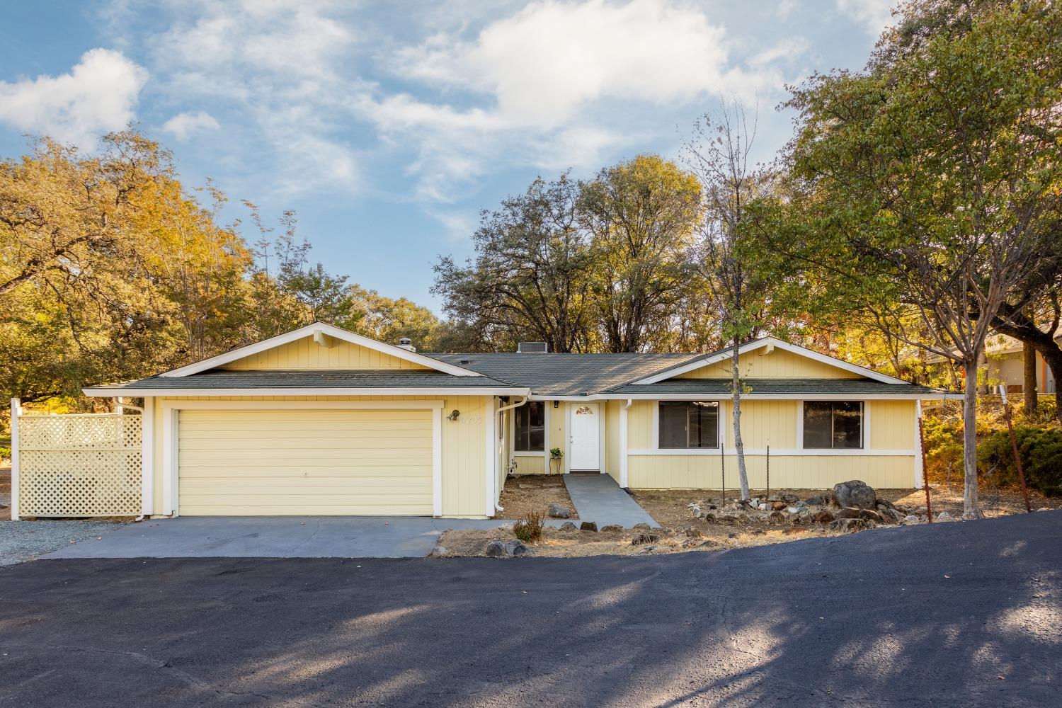 Detail Gallery Image 1 of 1 For 17705 Silver Pine Dr, Penn Valley,  CA 95946 - 3 Beds | 2 Baths