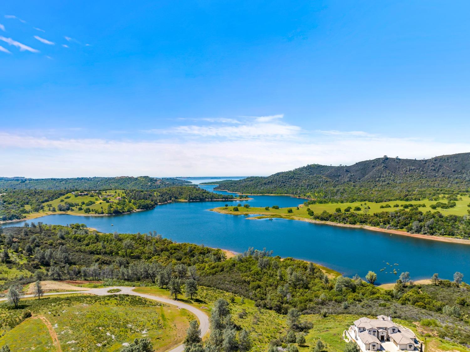 Detail Gallery Image 9 of 72 For 410 Jordan Ct, El Dorado Hills,  CA 95762 - 6 Beds | 6/3 Baths