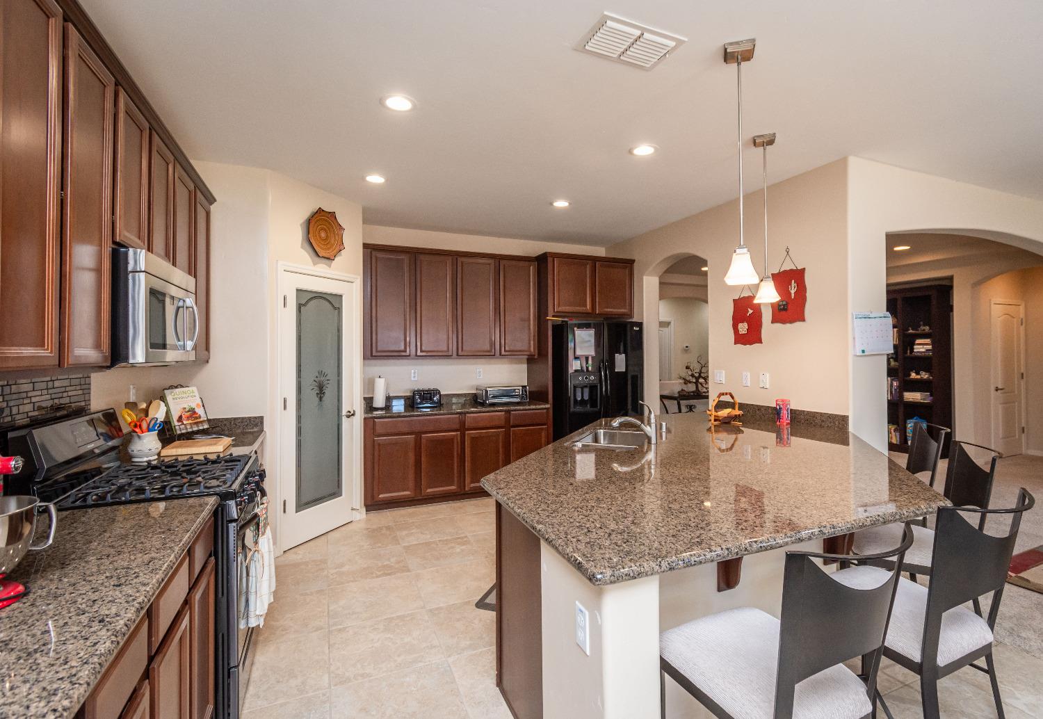 Detail Gallery Image 13 of 38 For 5421 Mill Water Cir, Rancho Cordova,  CA 95742 - 3 Beds | 2/1 Baths