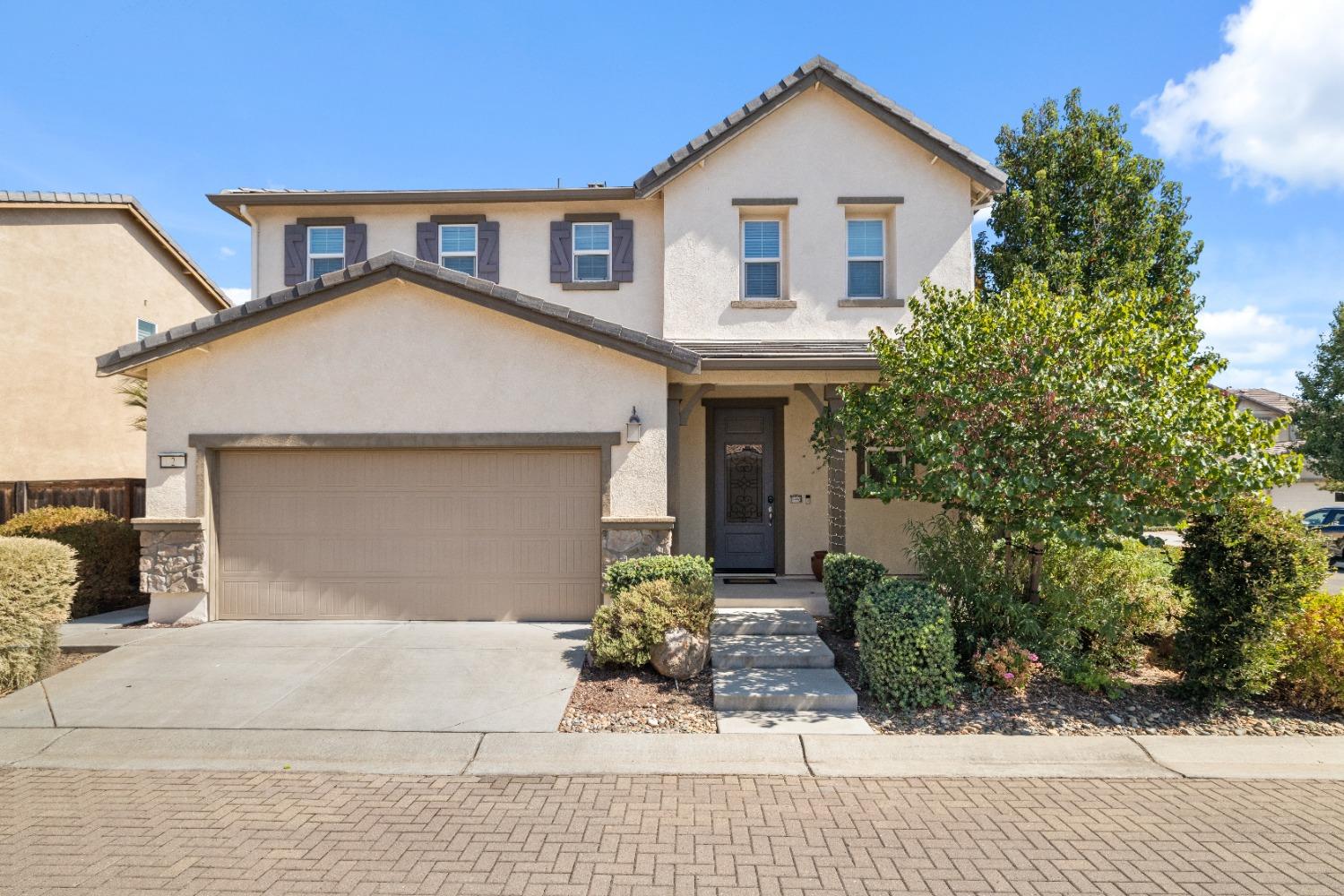 Detail Gallery Image 1 of 47 For 2 Suncatcher Pl, Sacramento,  CA 95835 - 3 Beds | 2/1 Baths