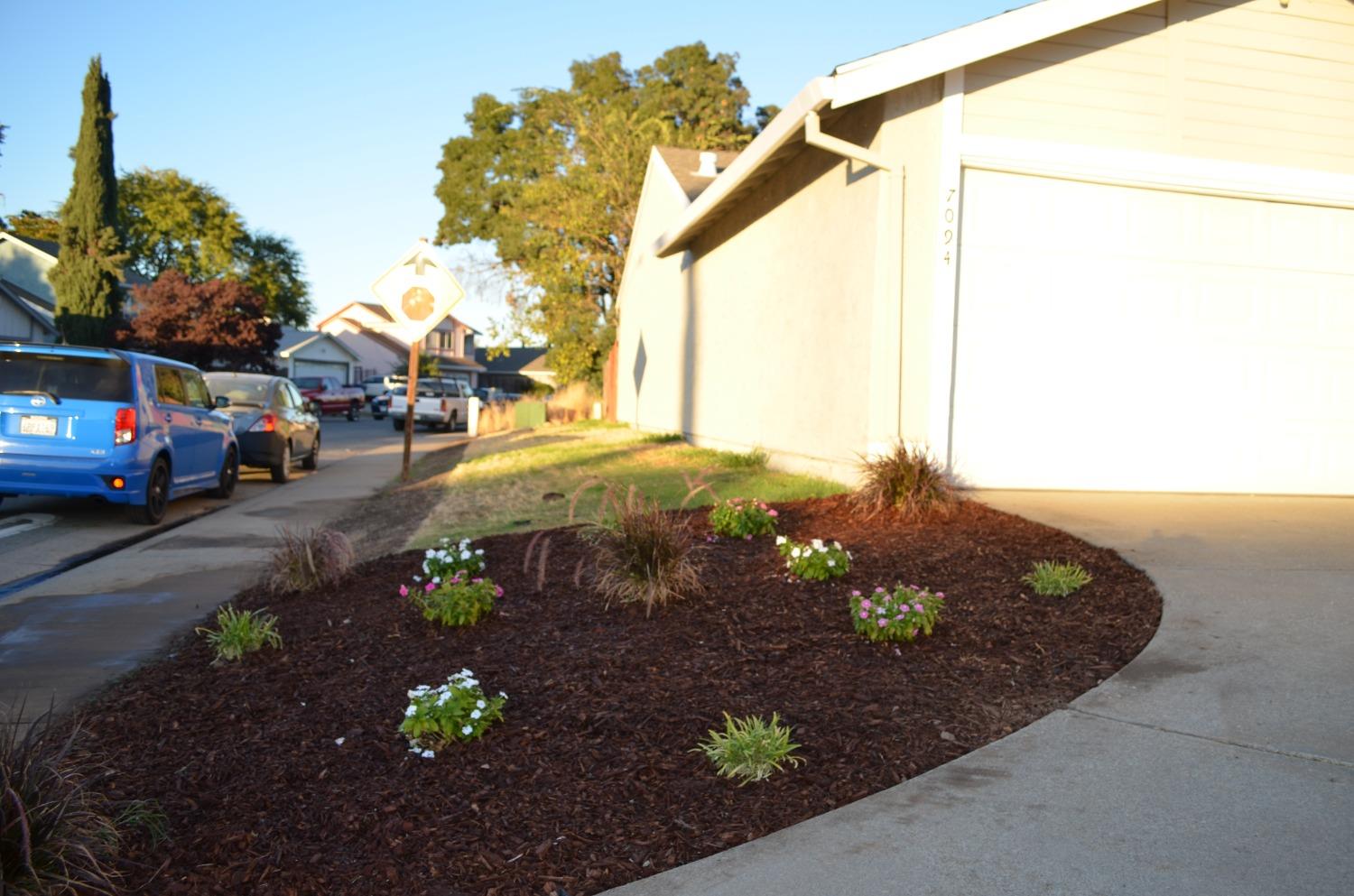 Detail Gallery Image 3 of 22 For 7904 Skywoods Way, Sacramento,  CA 95828 - 2 Beds | 2 Baths