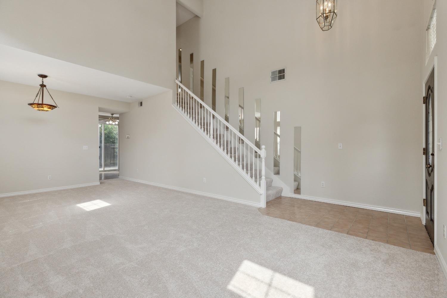 Detail Gallery Image 6 of 33 For 1287 Gentry Ct, Tracy,  CA 95377 - 5 Beds | 2/1 Baths