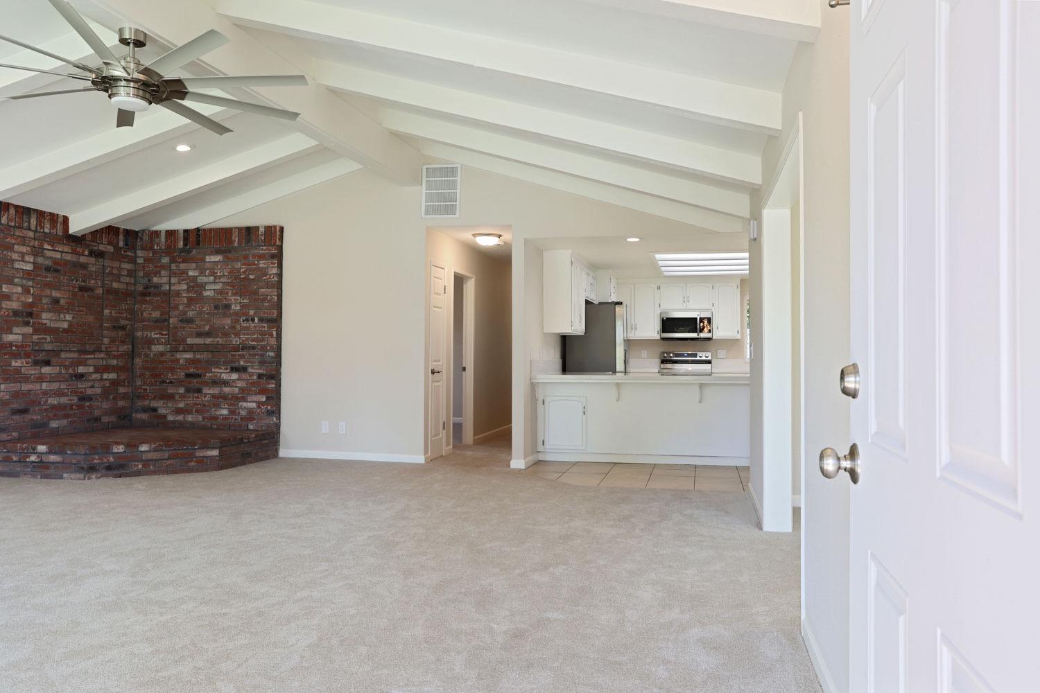 Detail Gallery Image 4 of 48 For 2241 Cochran Rd, Lodi,  CA 95242 - 3 Beds | 2 Baths