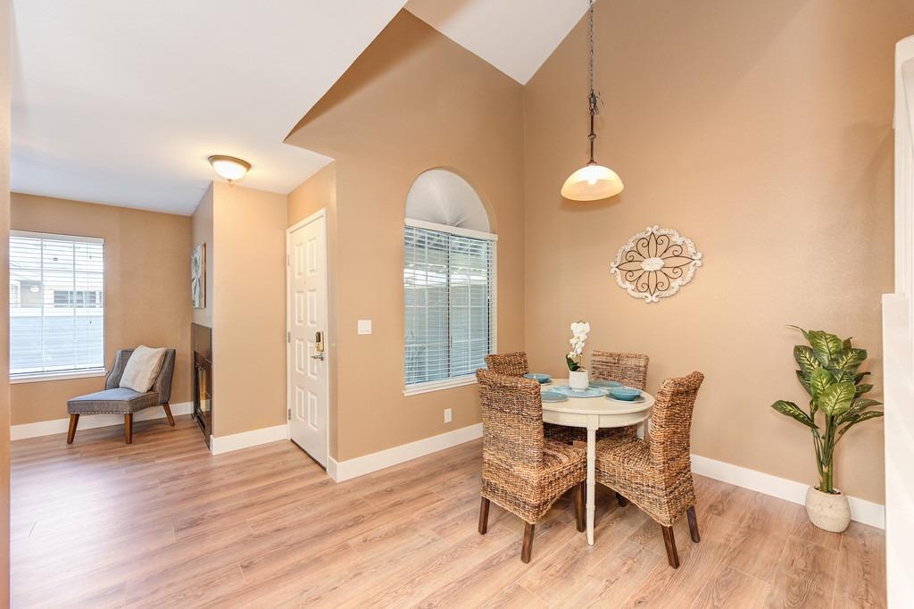 Detail Gallery Image 14 of 32 For 110 Pierpoint Cir, Folsom,  CA 95630 - 2 Beds | 2/1 Baths