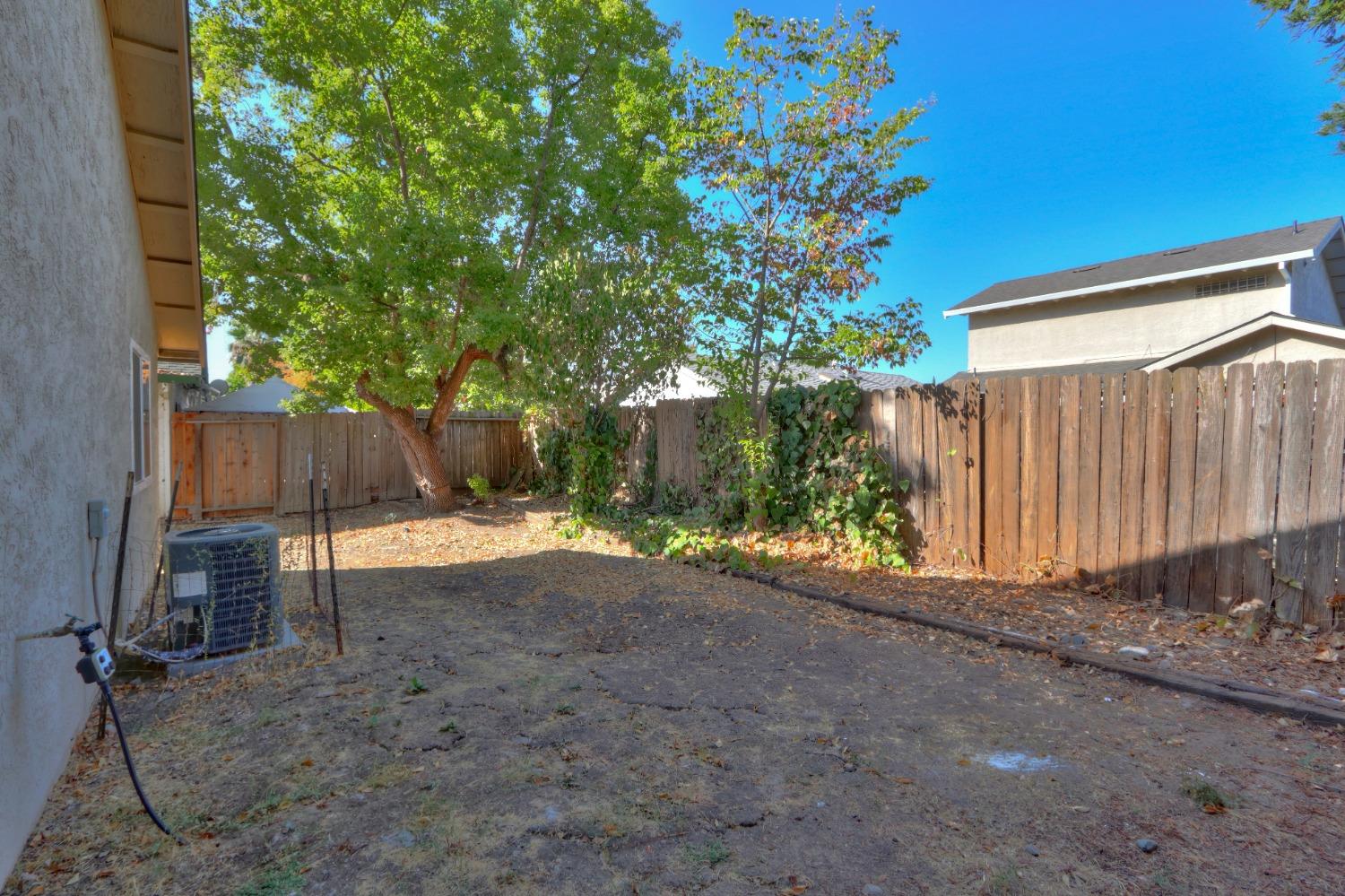 Detail Gallery Image 36 of 38 For 8484 Hermitage Way, Sacramento,  CA 95823 - 3 Beds | 2 Baths