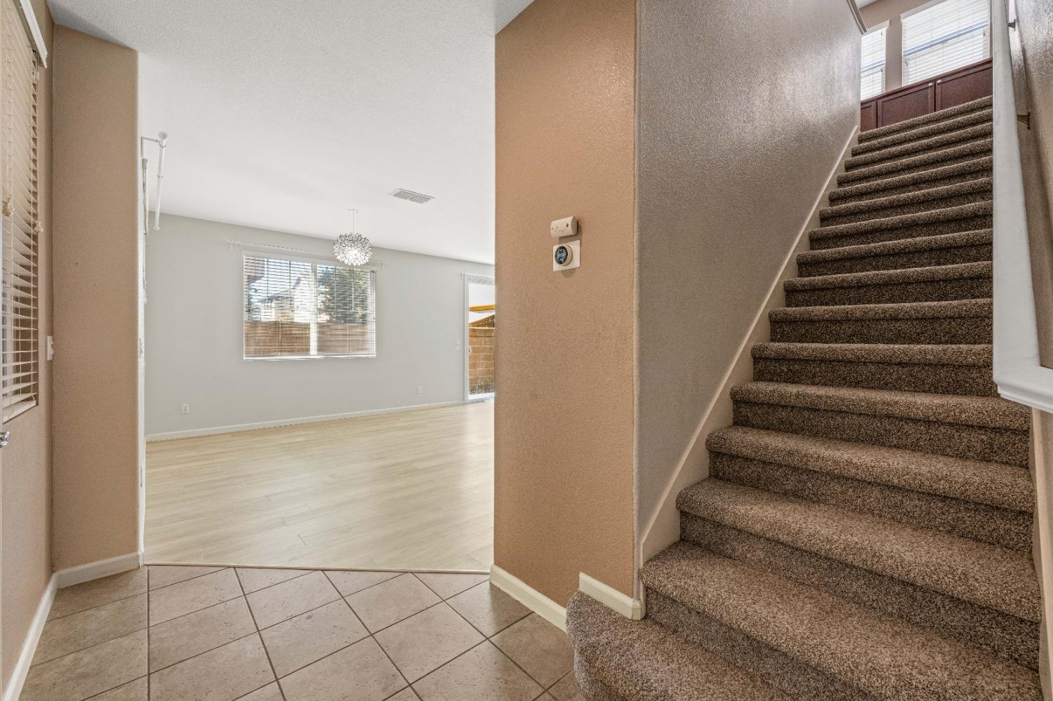 Detail Gallery Image 13 of 29 For 1192 Impressionist Loop, Roseville,  CA 95747 - 3 Beds | 2/1 Baths