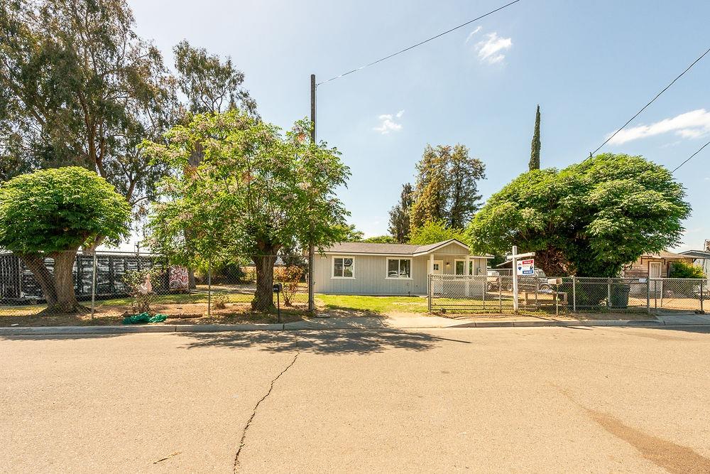 N Polk Avenue, Fresno, California image 25