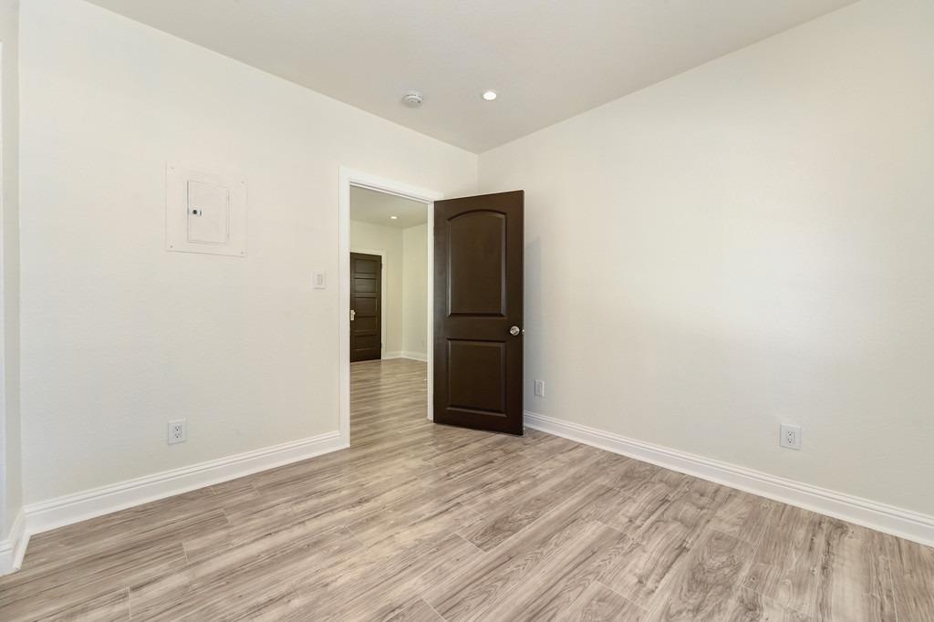 Detail Gallery Image 10 of 36 For 2084 Harrington Ave, Oakland,  CA 94601 - 2 Beds | 1 Baths