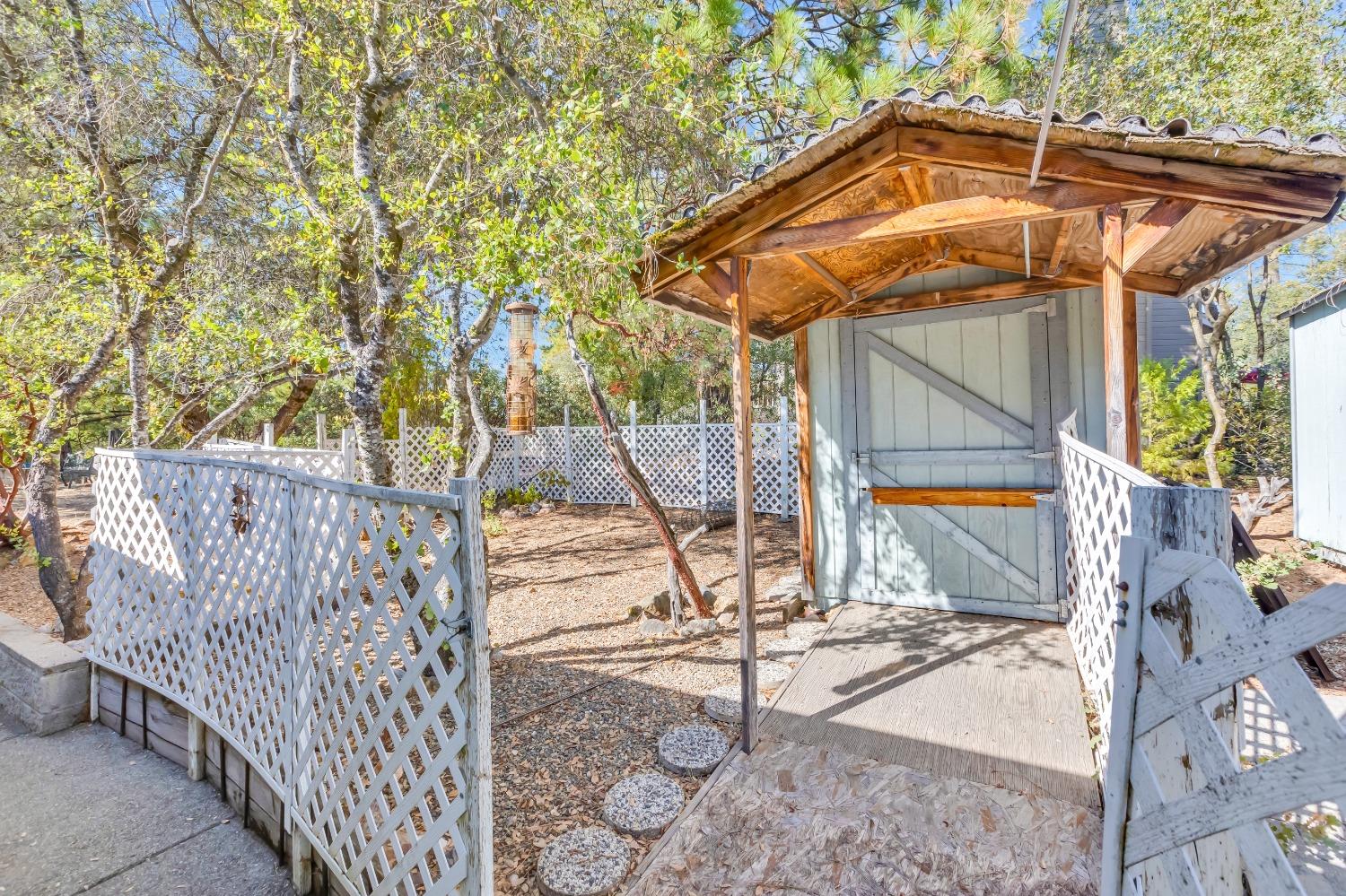 Detail Gallery Image 22 of 27 For 3021 Lansdowne Ln, Placerville,  CA 95667 - 3 Beds | 2/1 Baths