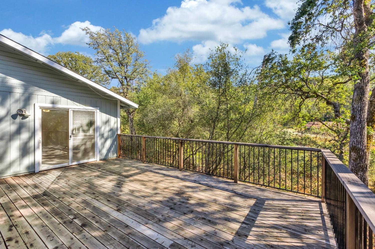 Detail Gallery Image 9 of 27 For 3021 Lansdowne Ln, Placerville,  CA 95667 - 3 Beds | 2/1 Baths