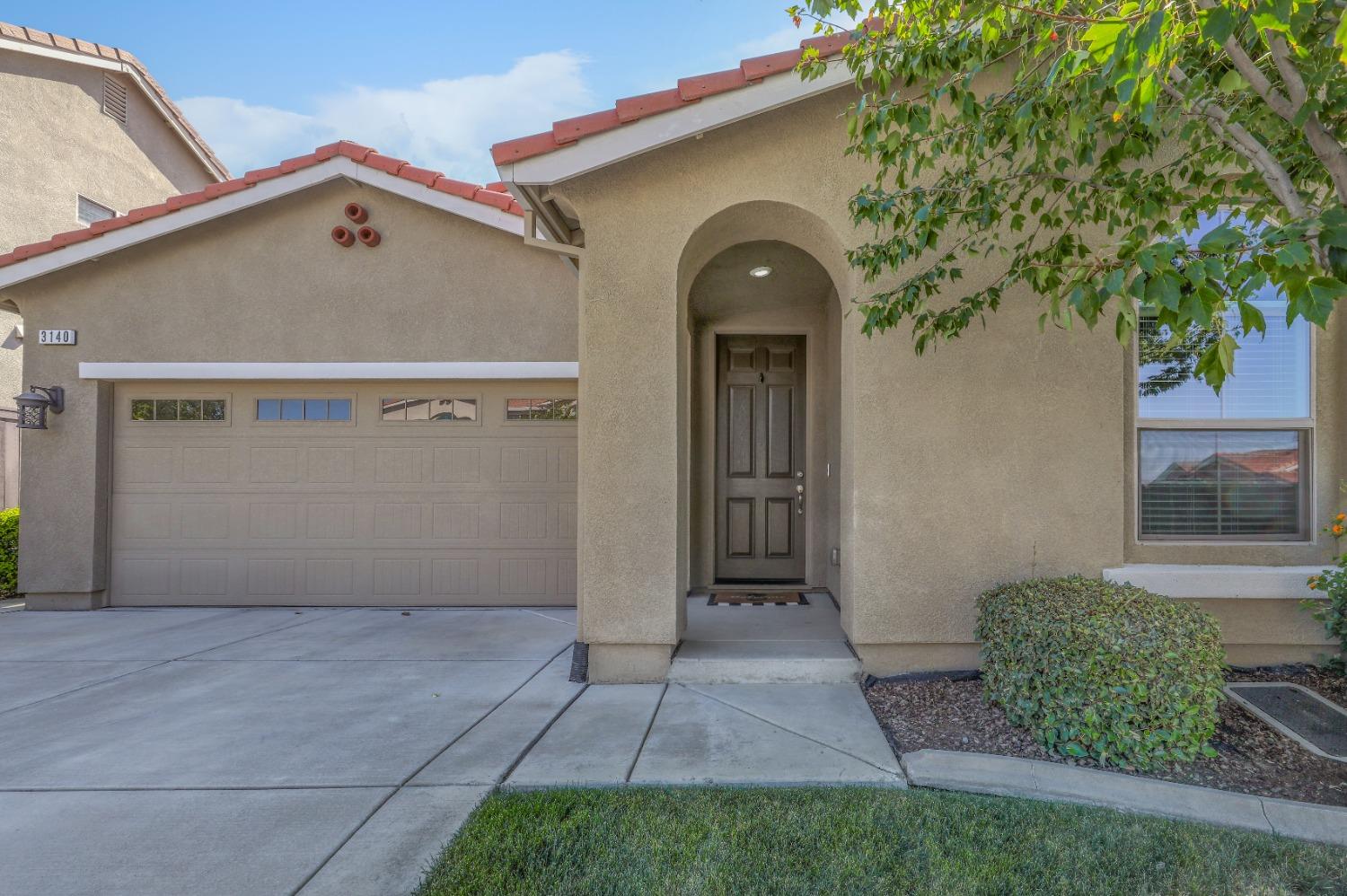 Detail Gallery Image 4 of 50 For 3140 Golden Trail St, Rocklin,  CA 95765 - 4 Beds | 3 Baths