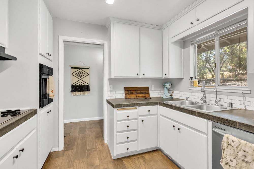 Detail Gallery Image 12 of 39 For 2781 Morts Ct, Placerville,  CA 95667 - 3 Beds | 2 Baths