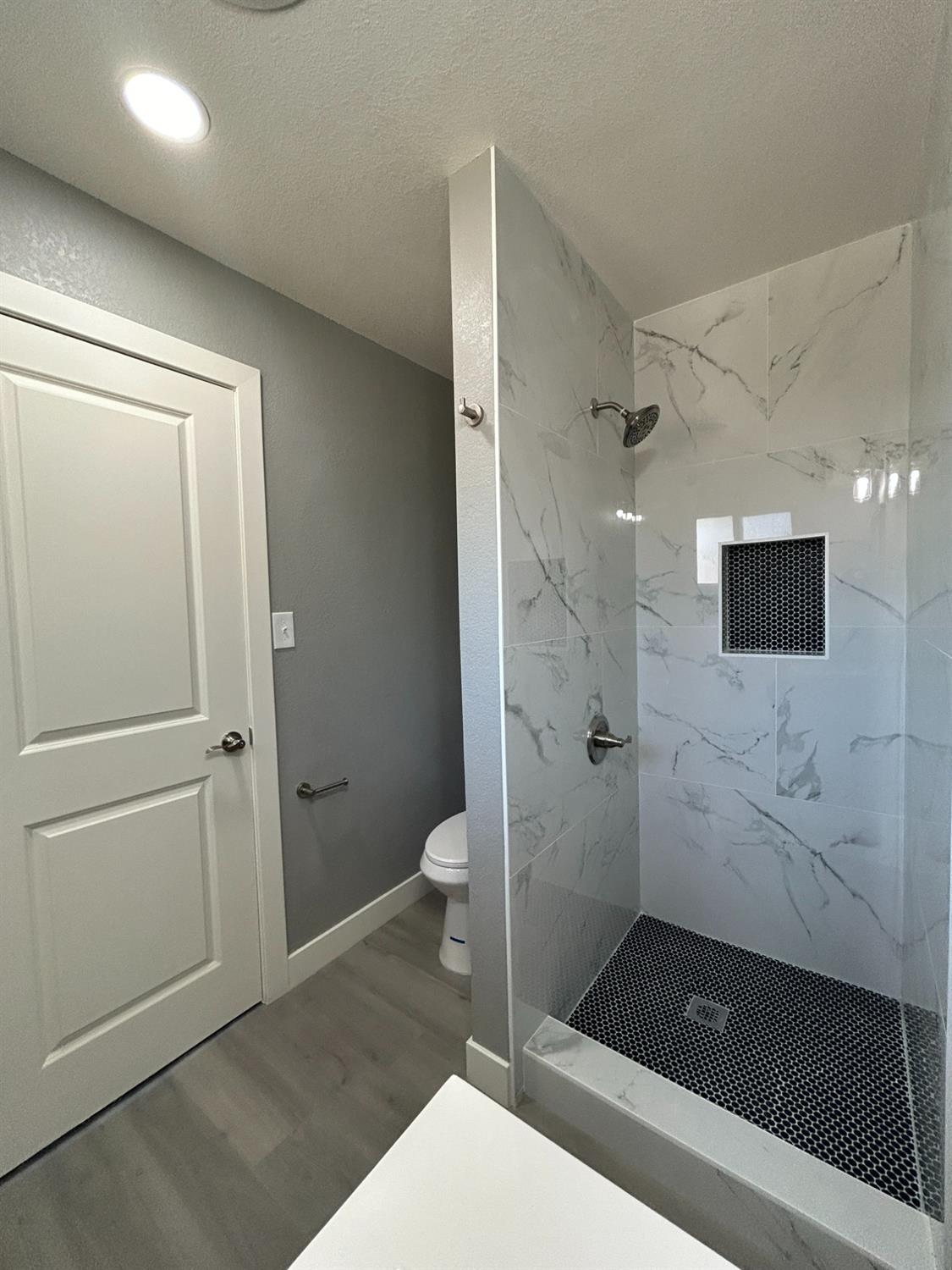 Detail Gallery Image 15 of 18 For 949 B St, Yuba City,  CA 95991 - 3 Beds | 2 Baths