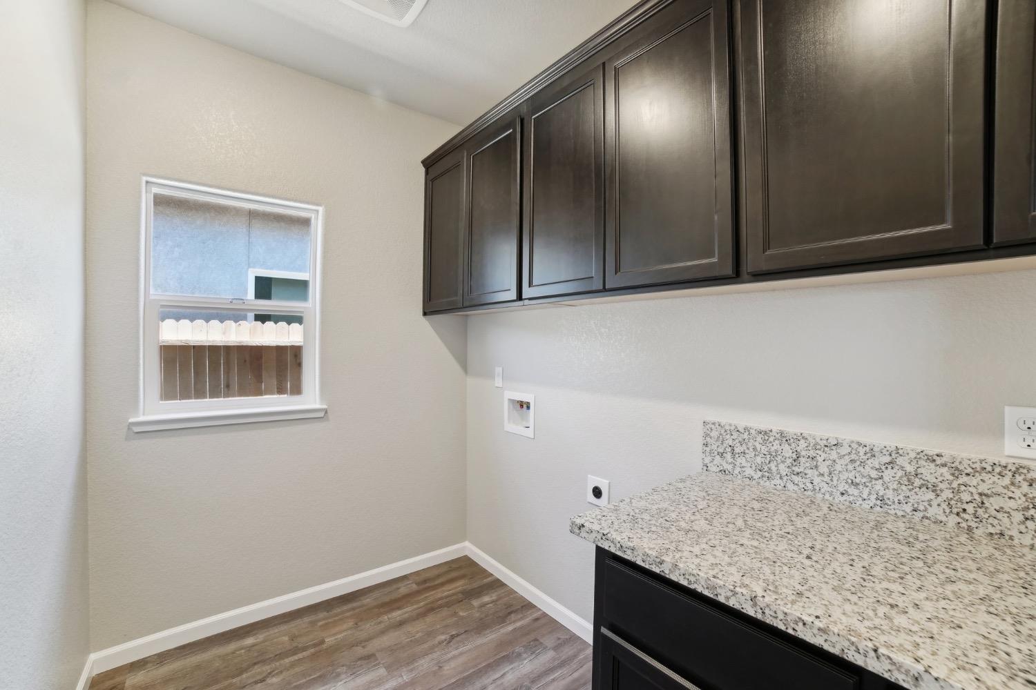 Detail Gallery Image 12 of 14 For 1047 Hogan Rd, Galt,  CA 95632 - 2 Beds | 2 Baths