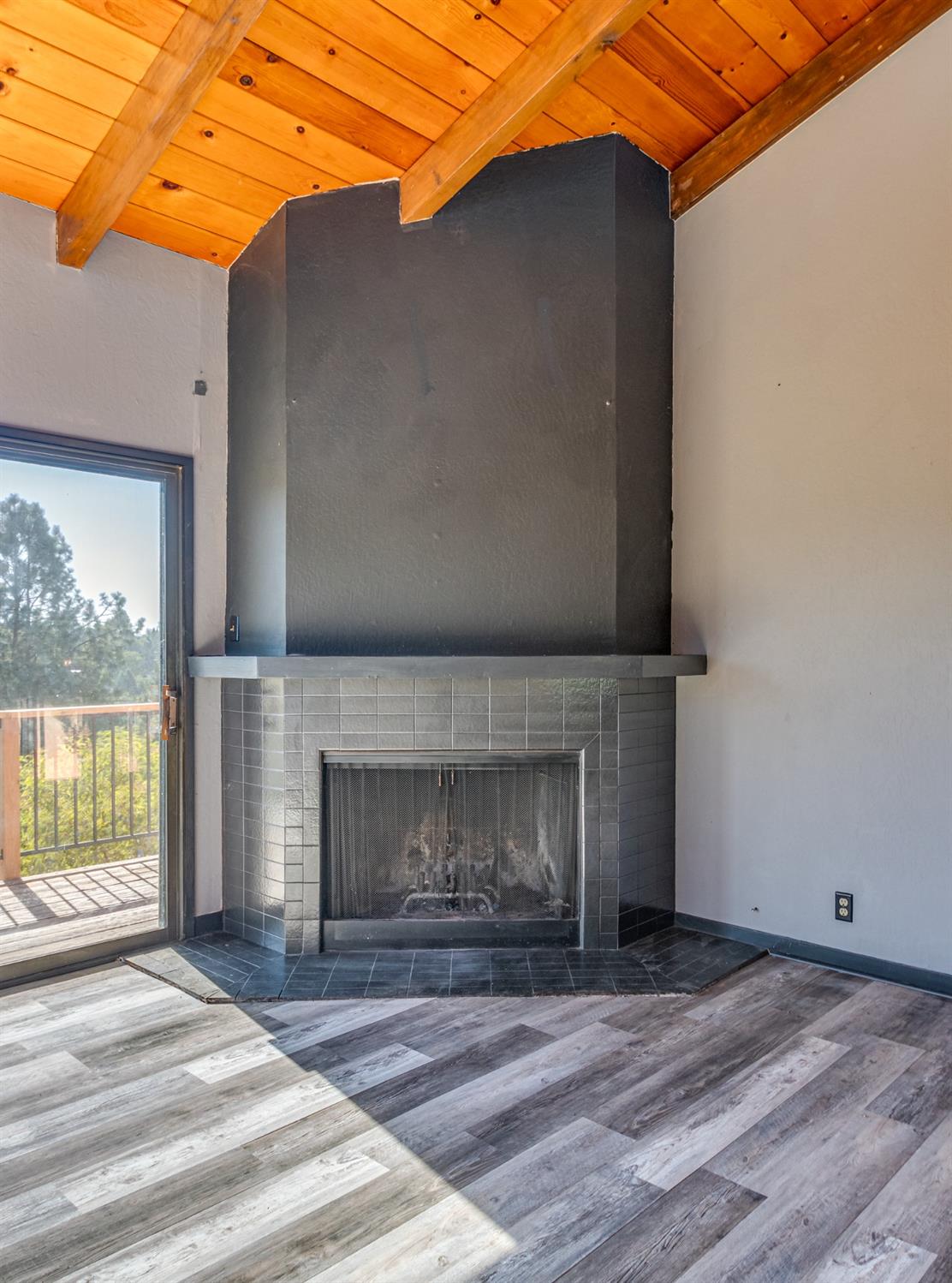 Detail Gallery Image 13 of 28 For 1865 Secret Lake Ct, Cool,  CA 95614 - 3 Beds | 2 Baths