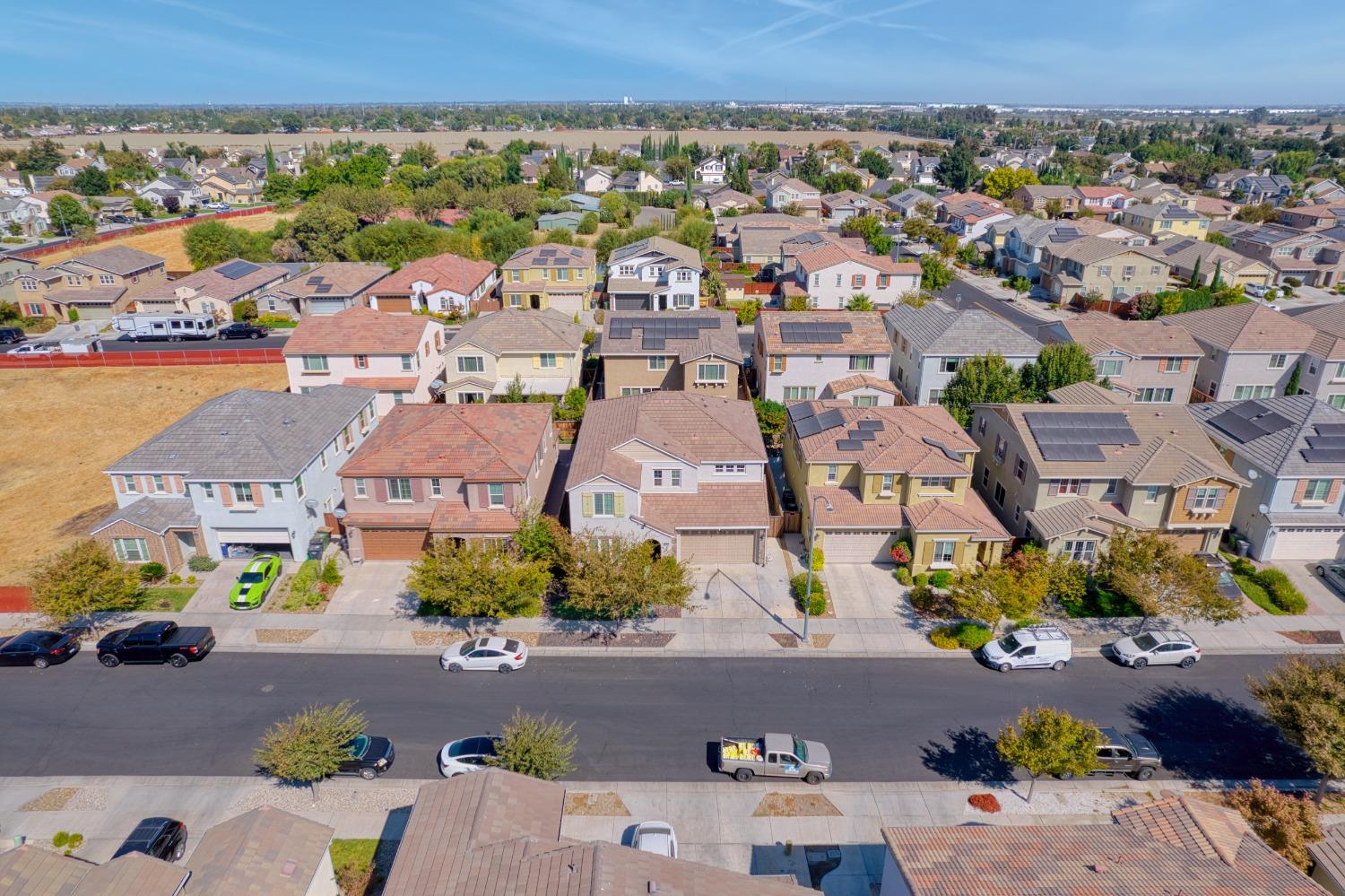 Detail Gallery Image 6 of 47 For 485 S Derone Ln, Tracy,  CA 95376 - 5 Beds | 3 Baths