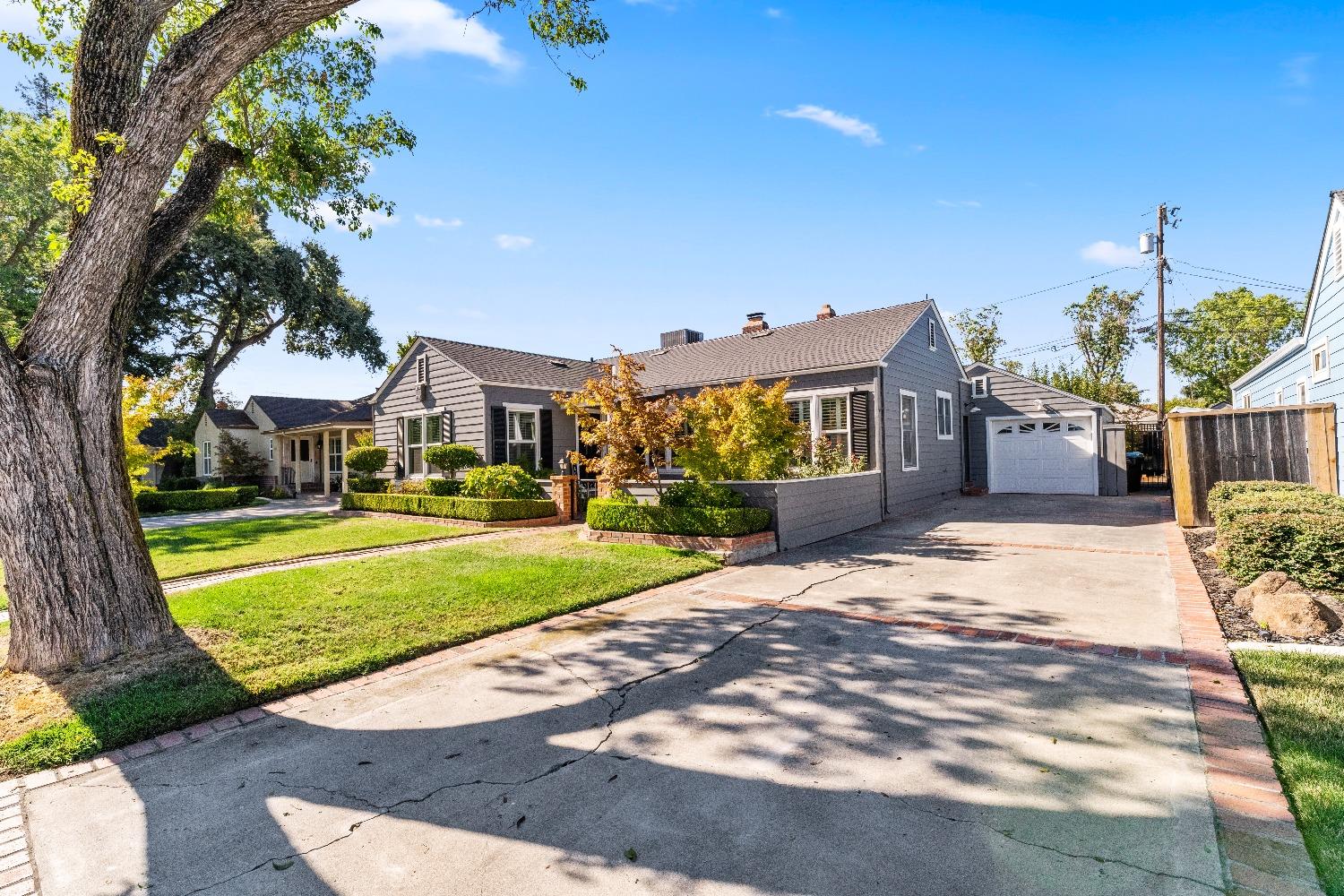 Detail Gallery Image 3 of 40 For 669 W Mendocino Ave, Stockton,  CA 95204 - 3 Beds | 3 Baths