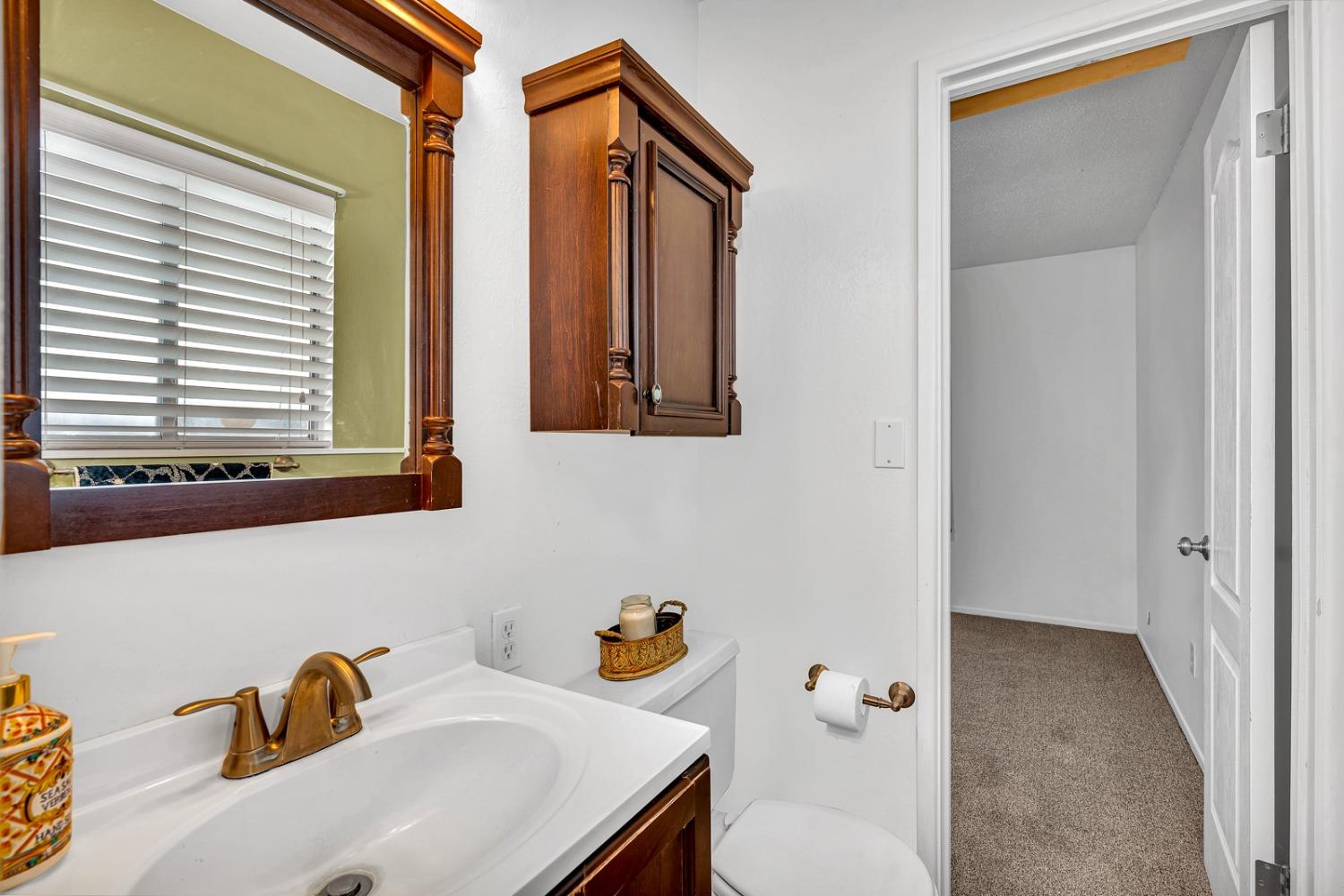 Detail Gallery Image 15 of 34 For 1512 Bay St, Los Banos,  CA 93635 - 3 Beds | 1/1 Baths