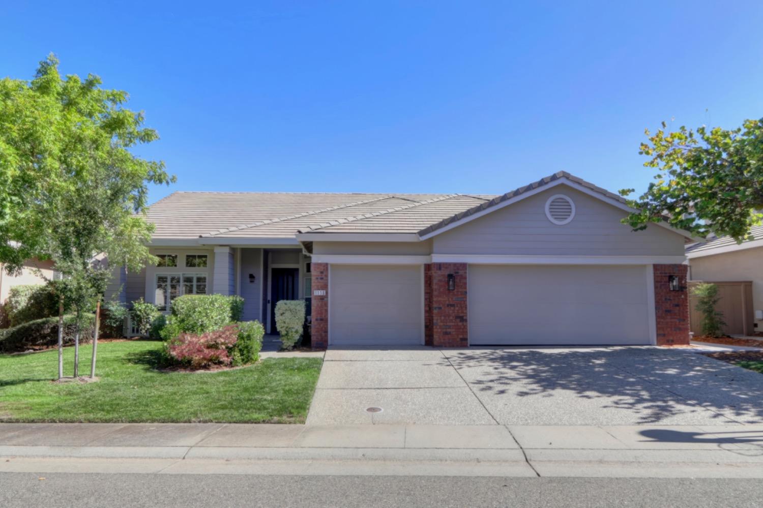 Detail Gallery Image 1 of 1 For 1116 Boxelder Cir, Folsom,  CA 95630 - 4 Beds | 2 Baths