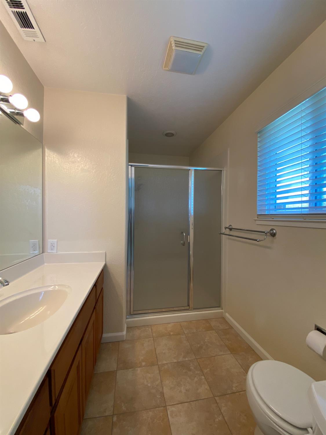 Detail Gallery Image 30 of 63 For 8236 Arroyo Way, Stockton,  CA 95209 - 3 Beds | 2 Baths