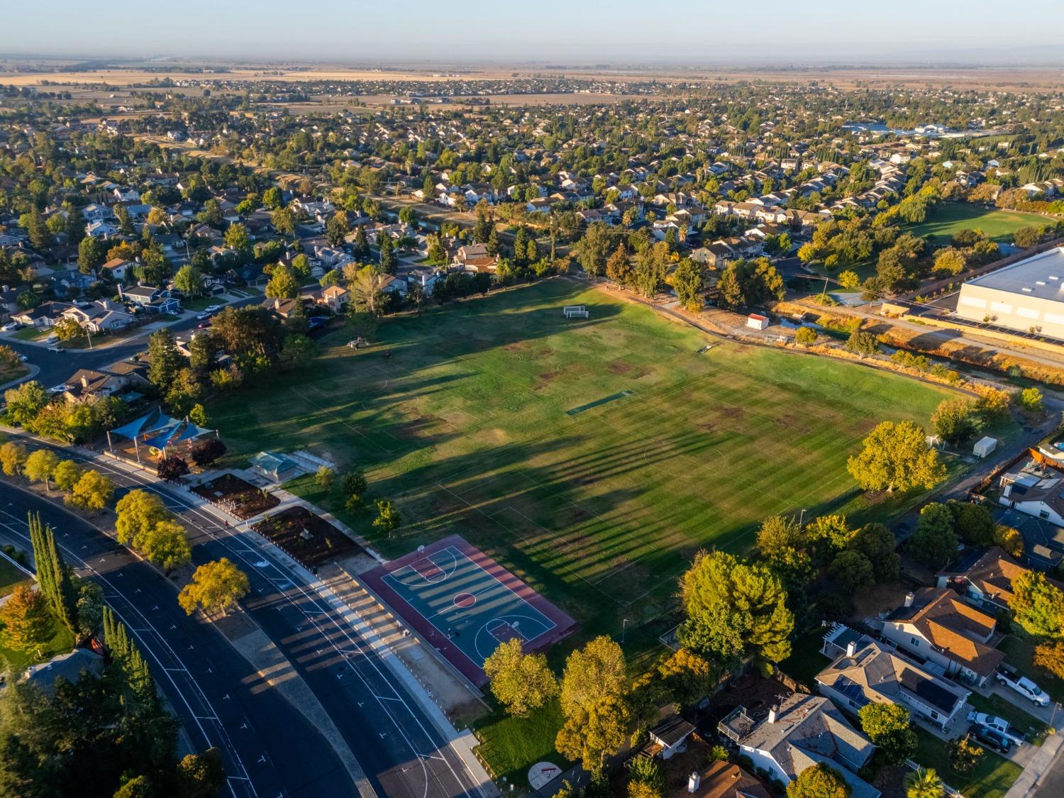 Diane Drive, West Sacramento, California image 30