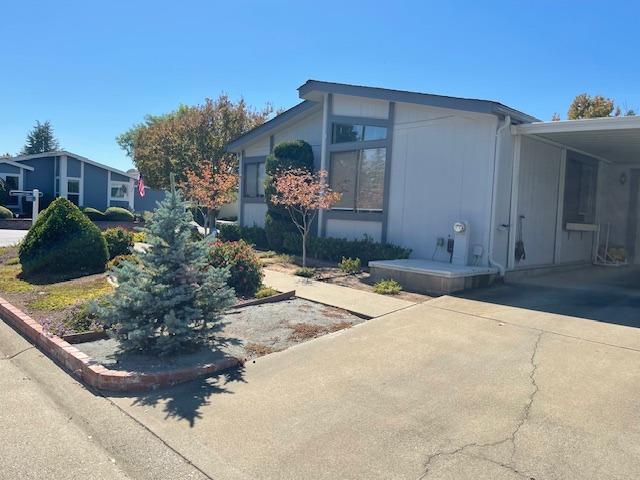 Detail Gallery Image 1 of 28 For 6901 Hidden Brook Ln, Citrus Heights,  CA 95621 - 2 Beds | 2 Baths