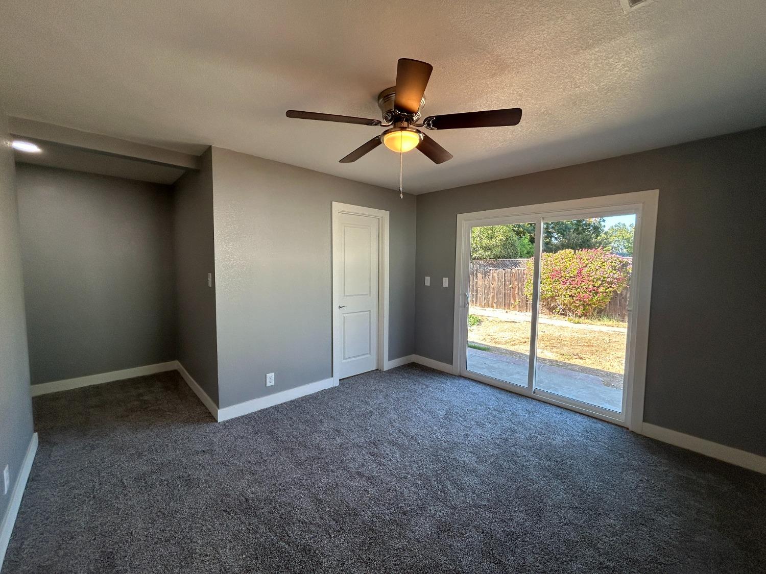 Detail Gallery Image 12 of 18 For 949 B St, Yuba City,  CA 95991 - 3 Beds | 2 Baths