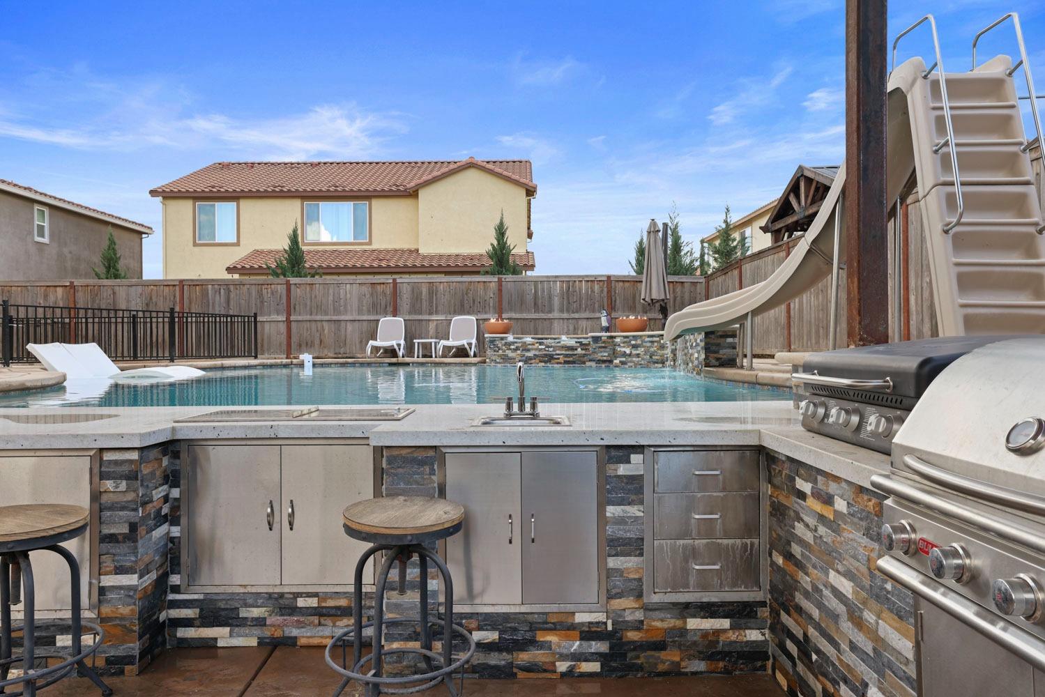 Detail Gallery Image 41 of 48 For 2061 Gunner Pl, Manteca,  CA 95337 - 4 Beds | 3/1 Baths