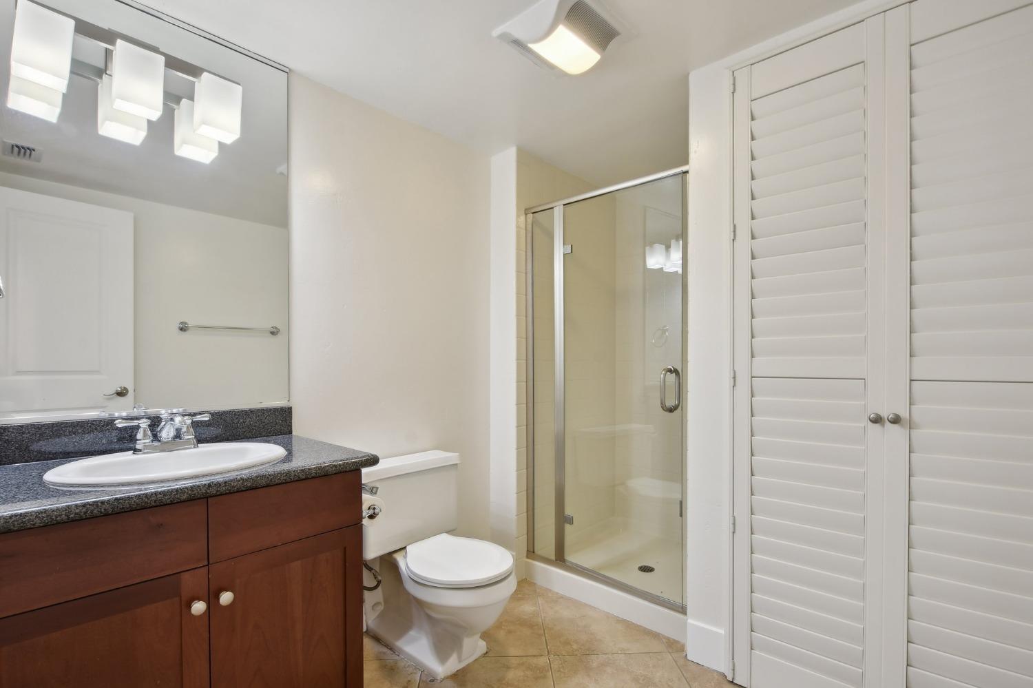 Detail Gallery Image 7 of 28 For 500 N St #708,  Sacramento,  CA 95814 - 2 Beds | 2 Baths