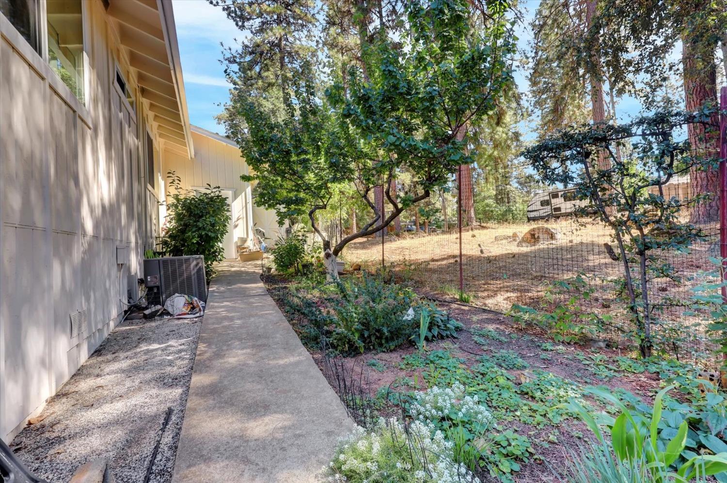 Detail Gallery Image 29 of 53 For 12252 Francis Dr, Grass Valley,  CA 95949 - 3 Beds | 2 Baths