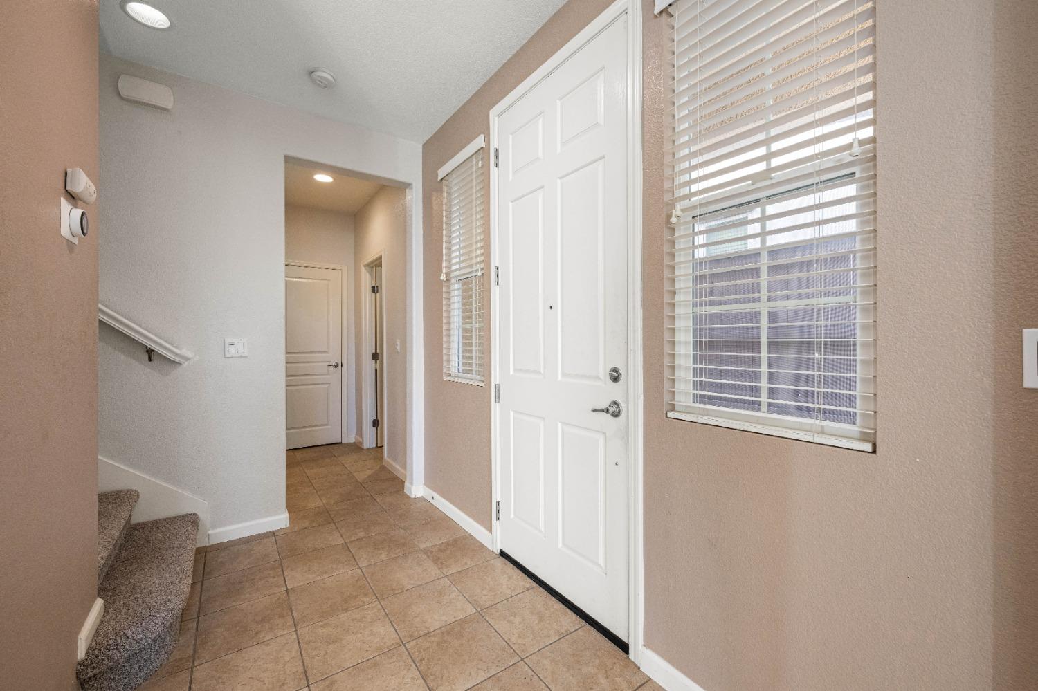 Detail Gallery Image 11 of 29 For 1192 Impressionist Loop, Roseville,  CA 95747 - 3 Beds | 2/1 Baths