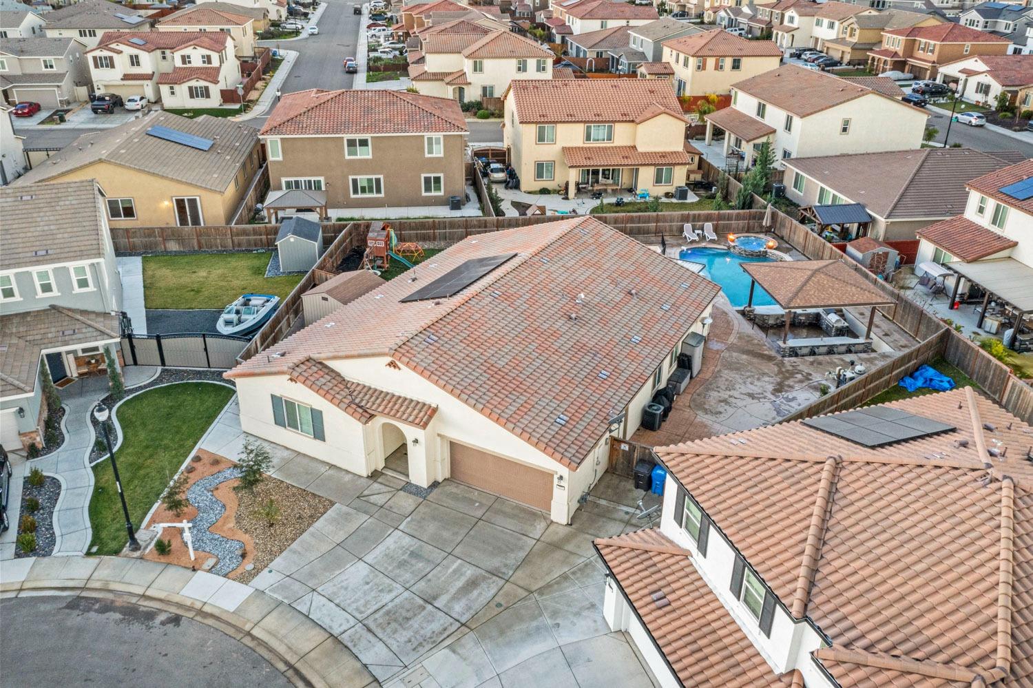 Detail Gallery Image 43 of 48 For 2061 Gunner Pl, Manteca,  CA 95337 - 4 Beds | 3/1 Baths