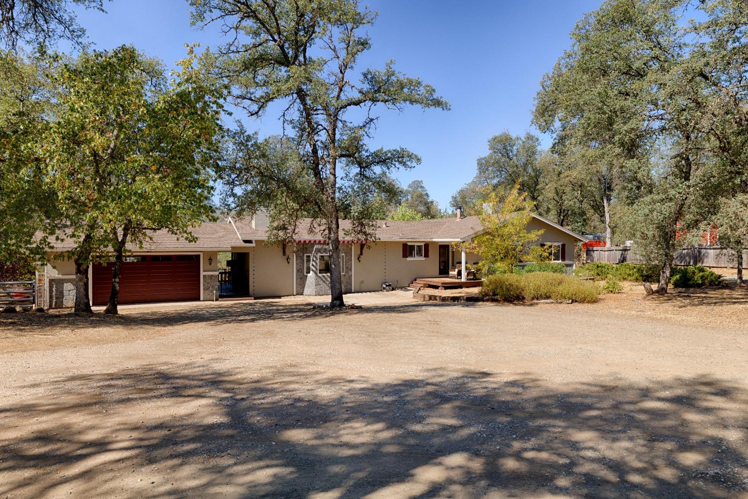 Detail Gallery Image 1 of 1 For 15794 Arrowhead Pl, Grass Valley,  CA 95949 - 5 Beds | 4/1 Baths