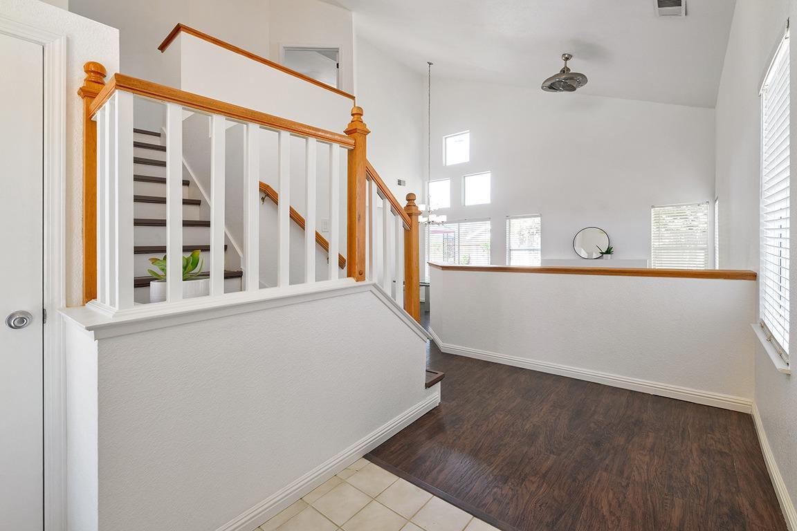 Detail Gallery Image 10 of 49 For 3449 Hawk Heights Ct, Antelope,  CA 95843 - 3 Beds | 2/1 Baths