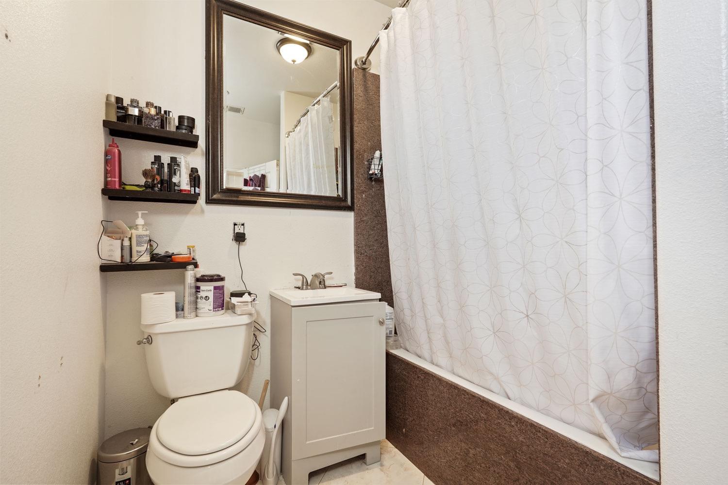 Detail Gallery Image 14 of 27 For 207 California Ave, Modesto,  CA 95351 - 2 Beds | 2 Baths