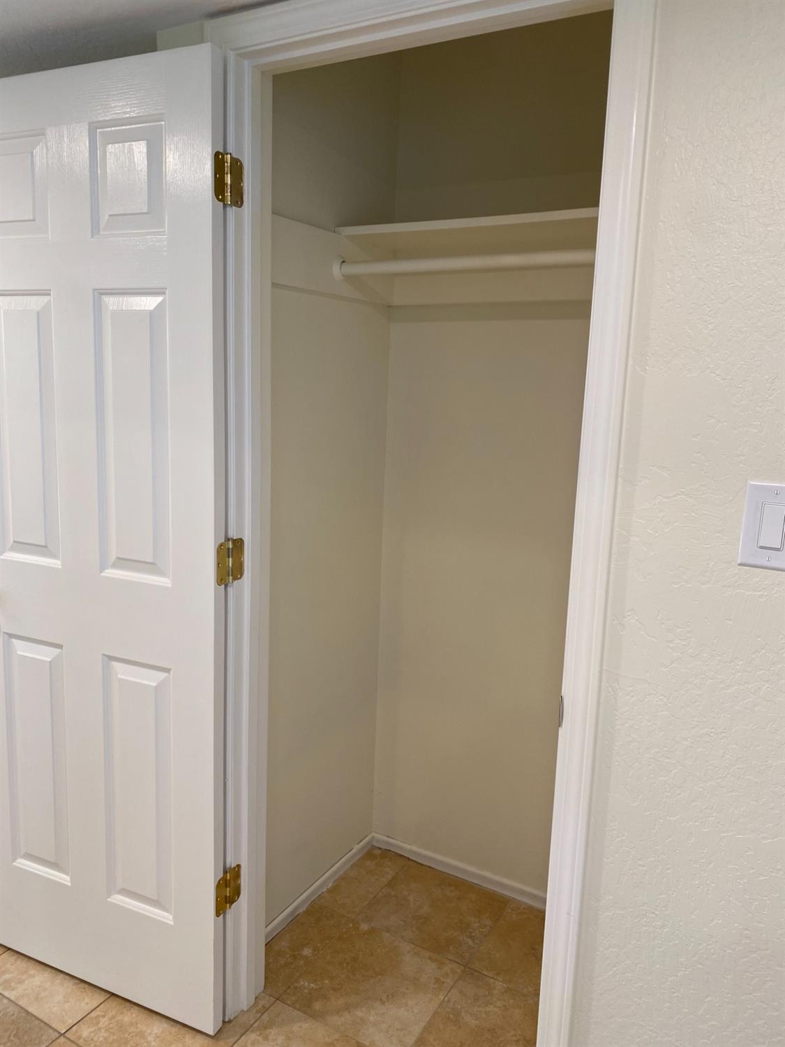 Detail Gallery Image 6 of 63 For 8236 Arroyo Way, Stockton,  CA 95209 - 3 Beds | 2 Baths