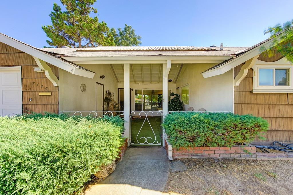 Detail Gallery Image 3 of 31 For 7148 Carriage Dr, Citrus Heights,  CA 95621 - 3 Beds | 1/1 Baths