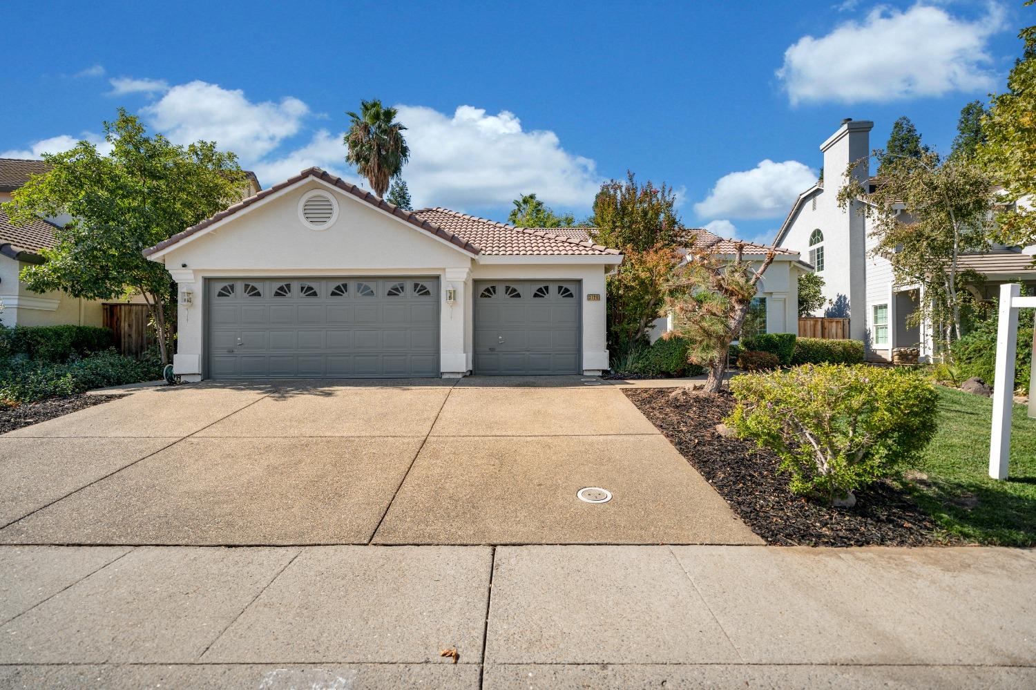 Detail Gallery Image 1 of 69 For 3720 Lake Terrace Dr, Elk Grove,  CA 95758 - 4 Beds | 2 Baths